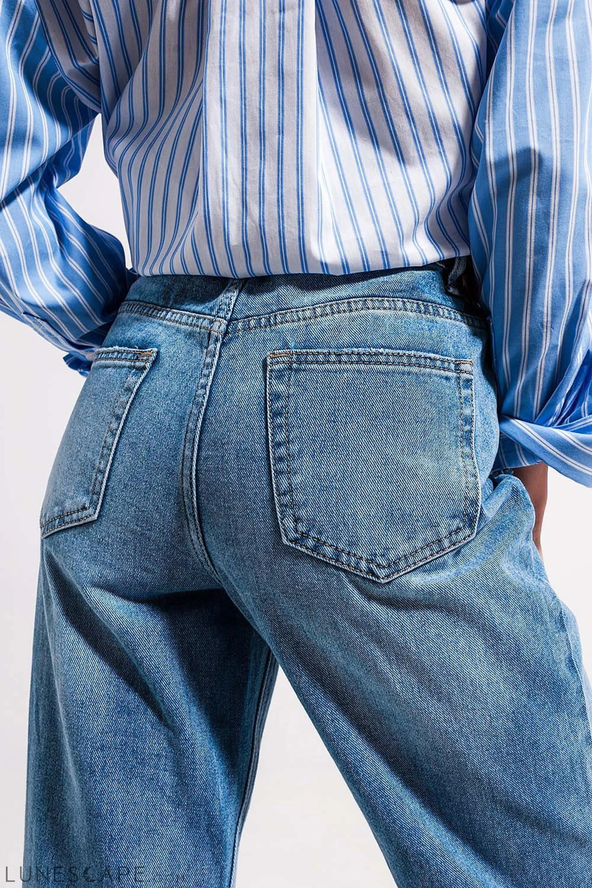 High Waist Jeans With Split Hem in Vintage Wash LUNESCAPE