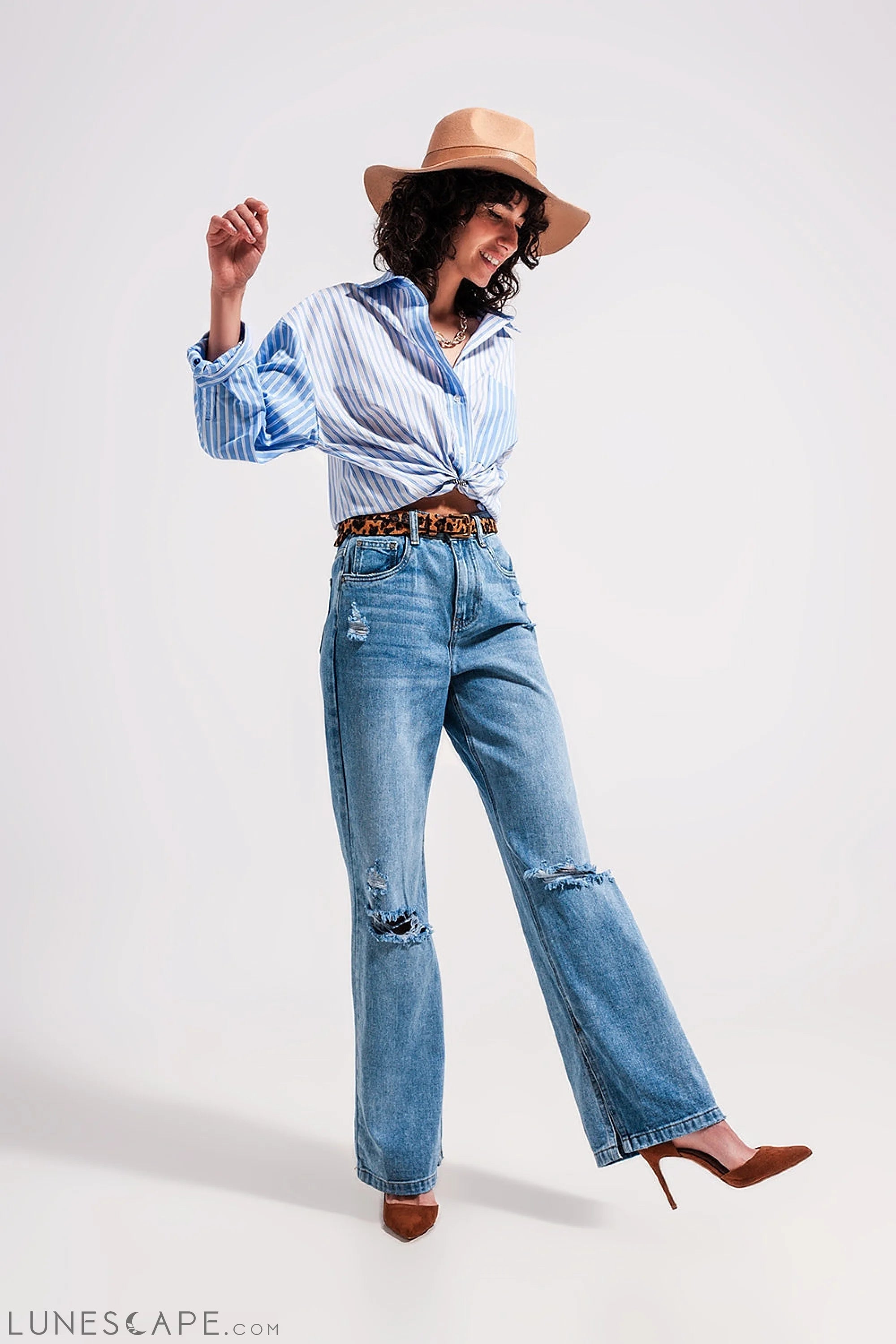 High Waist Jeans With Split Hem in Vintage Wash LUNESCAPE