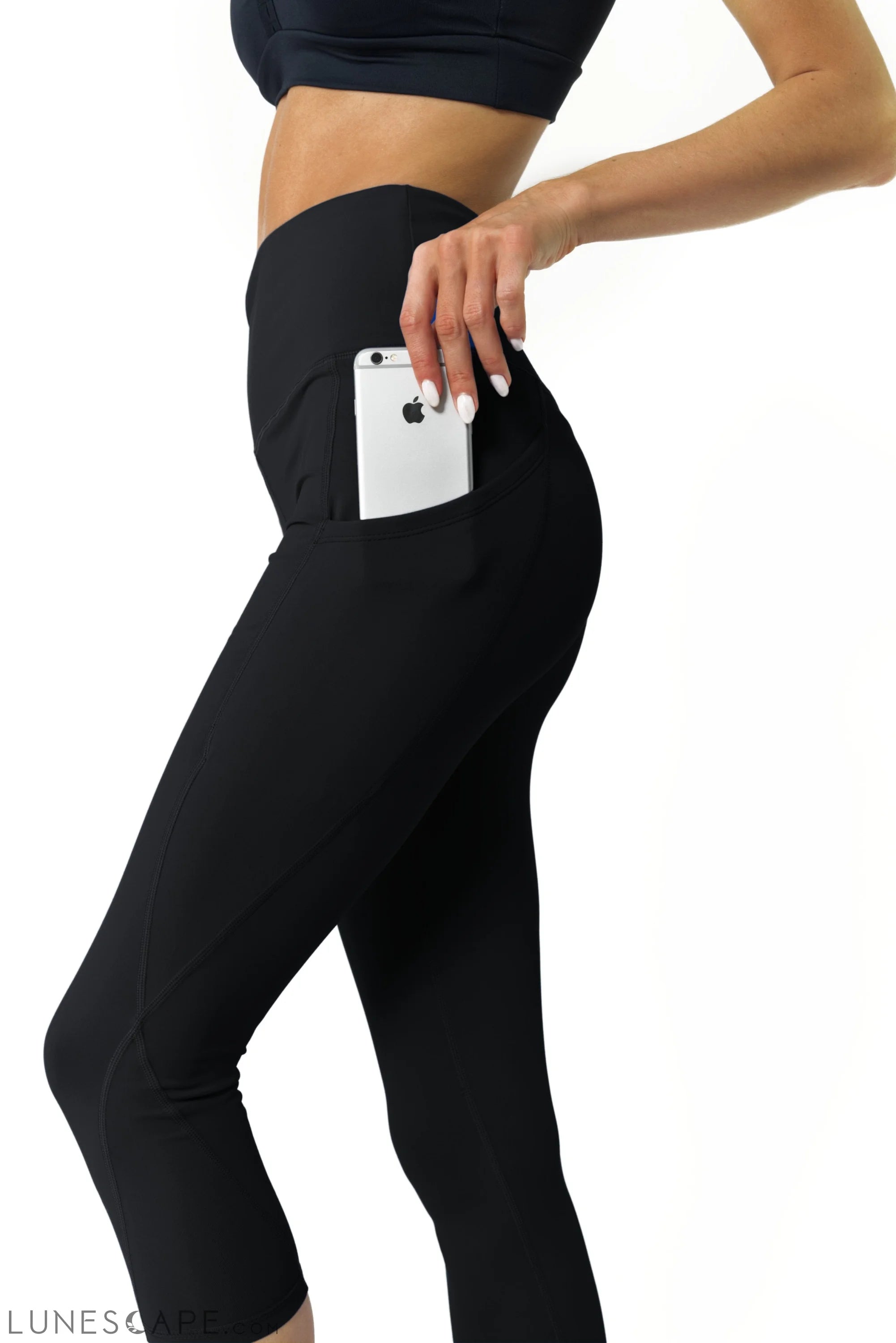 High Waisted Yoga Capri Leggings - Black LUNESCAPE