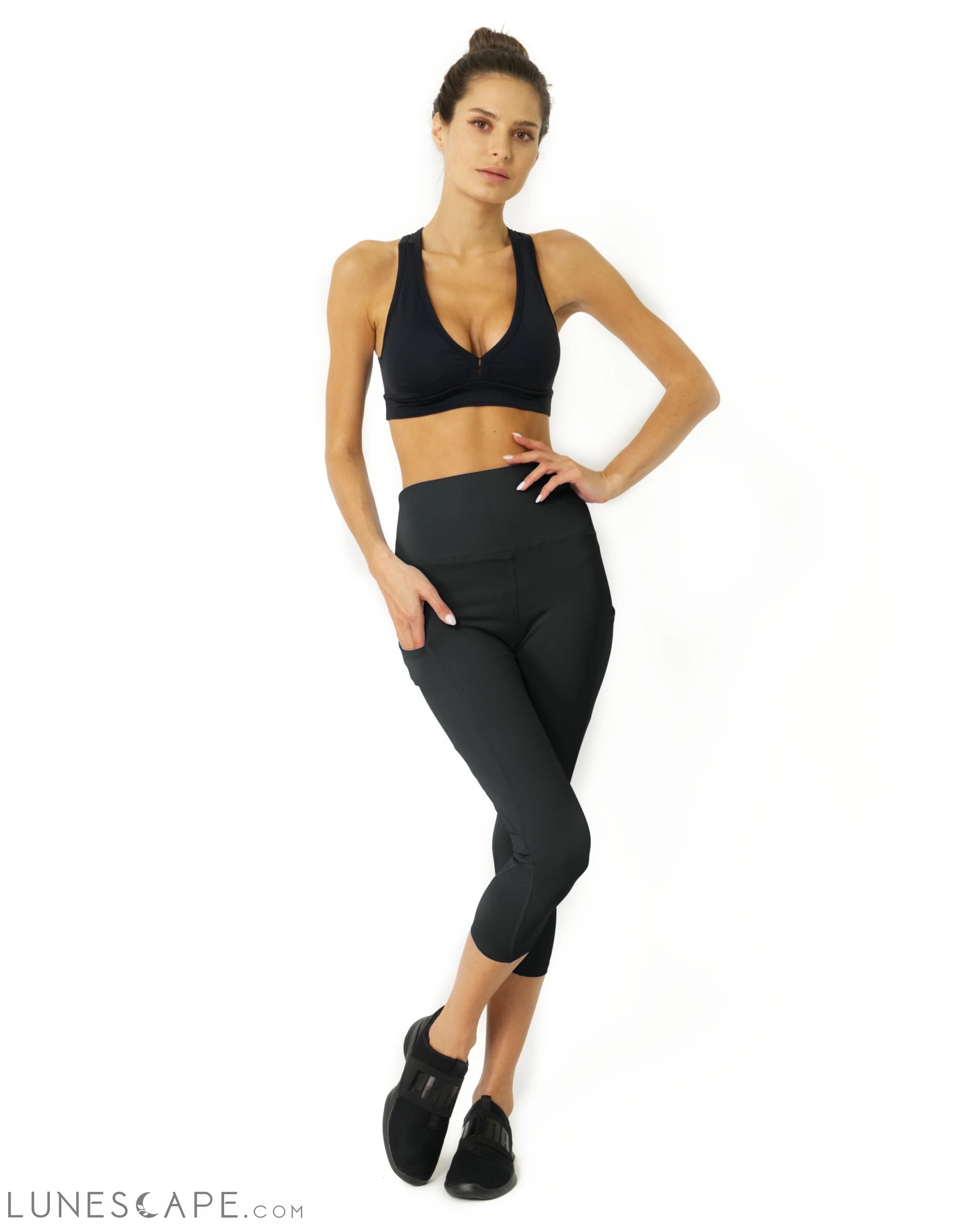 High Waisted Yoga Capri Leggings - Slate Grey LUNESCAPE