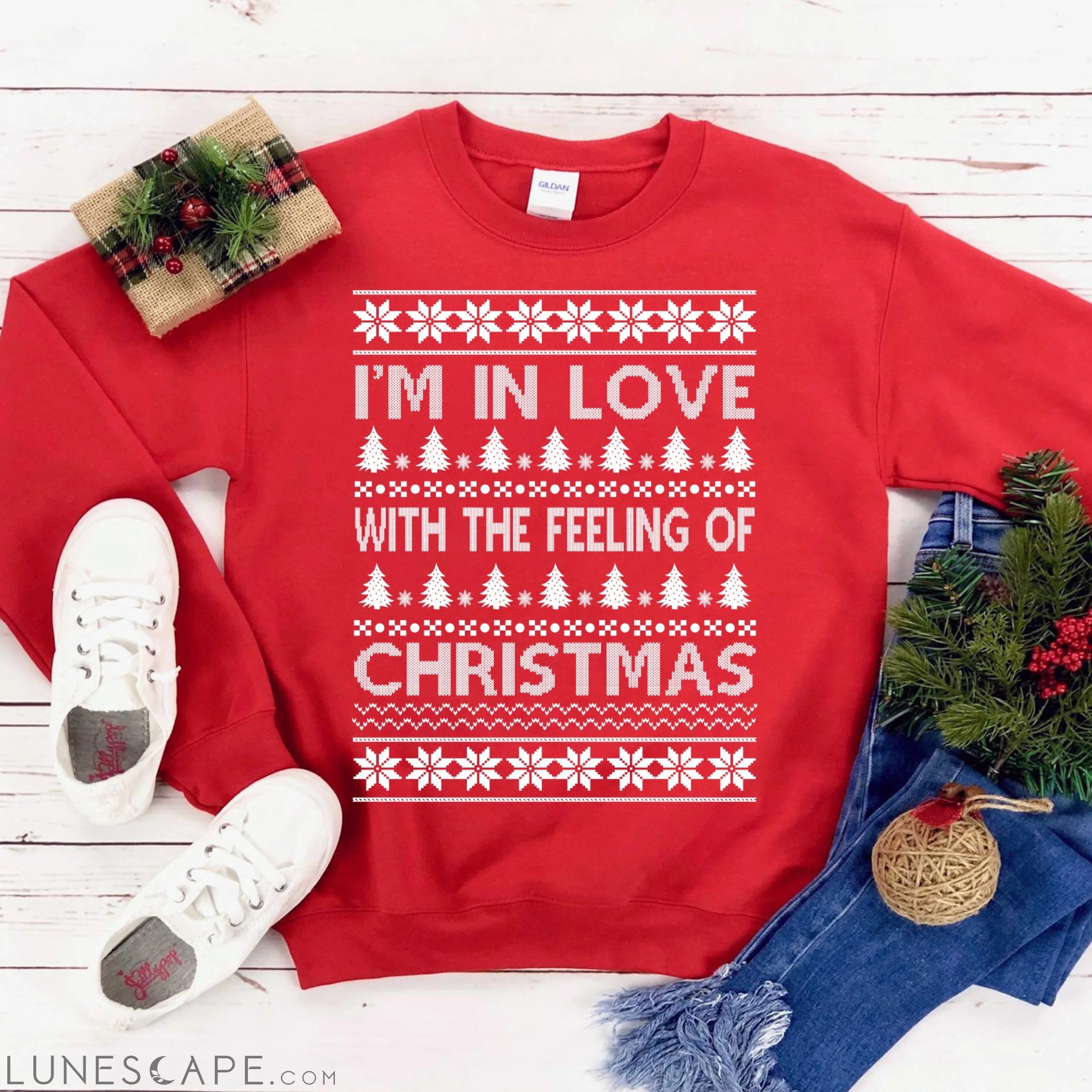 I Am In Love Christmas Sweatshirt LUNESCAPE