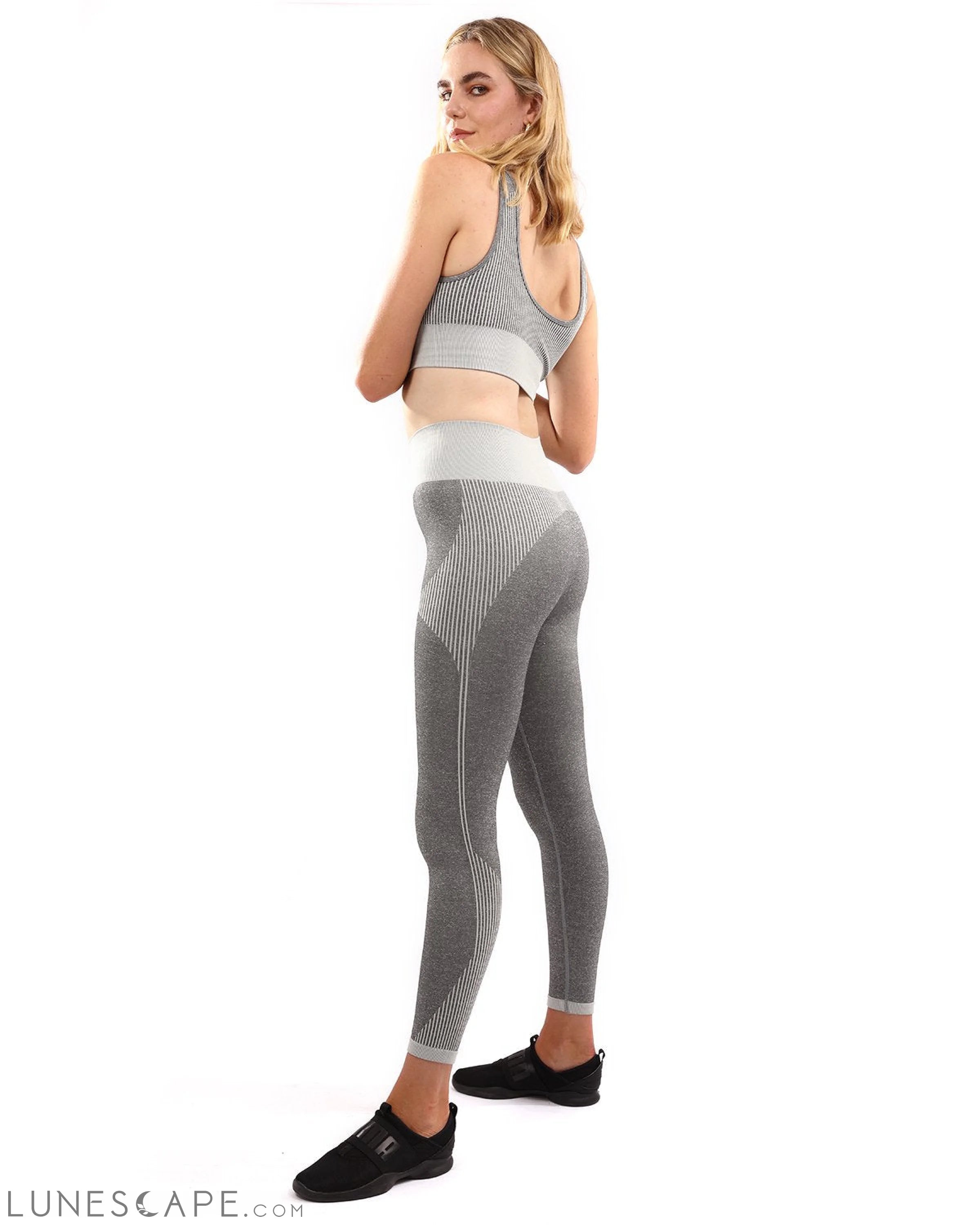 Isalda Seamless Leggings & Sports Bra Set - Grey LUNESCAPE