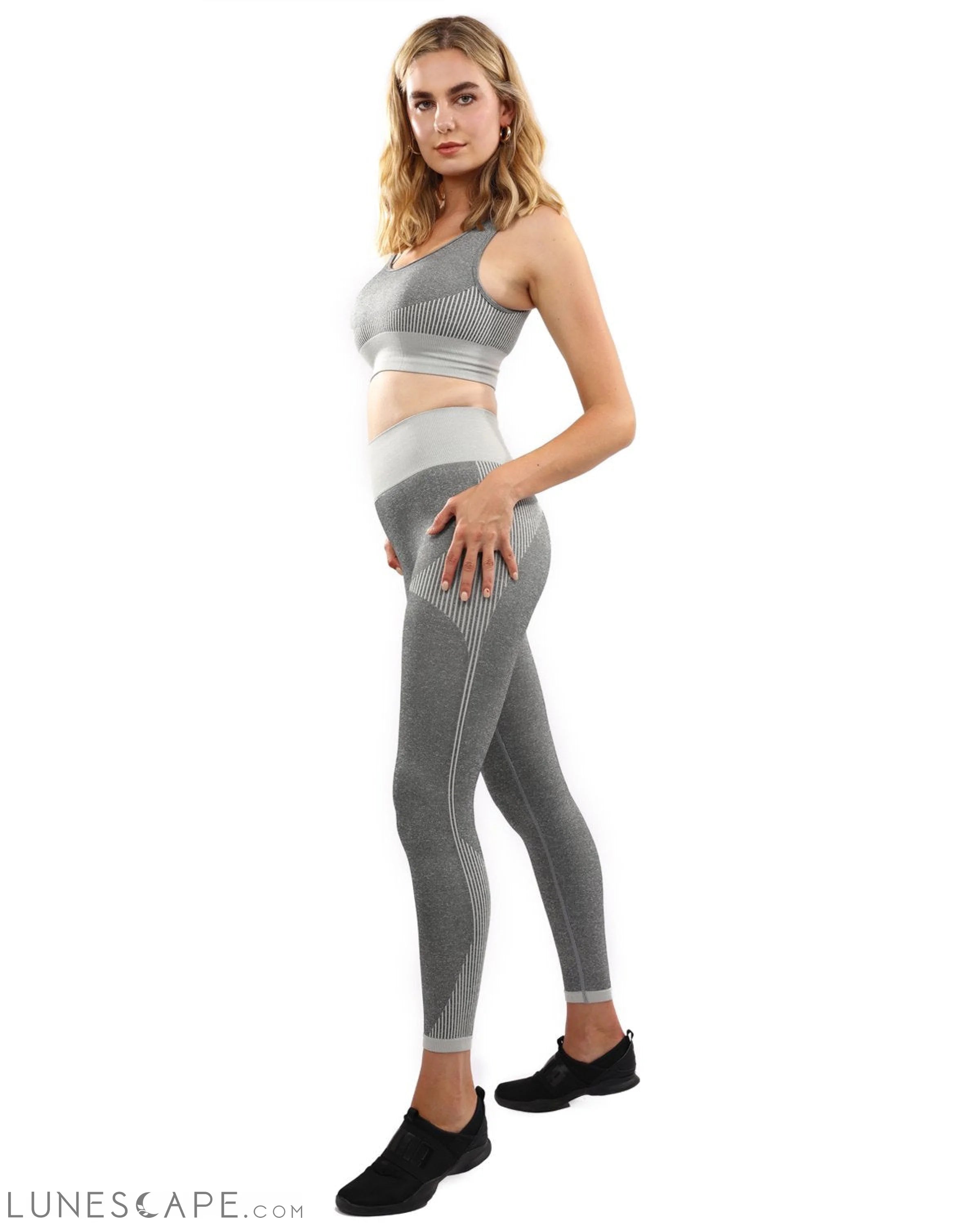 Isalda Seamless Leggings & Sports Bra Set - Grey LUNESCAPE