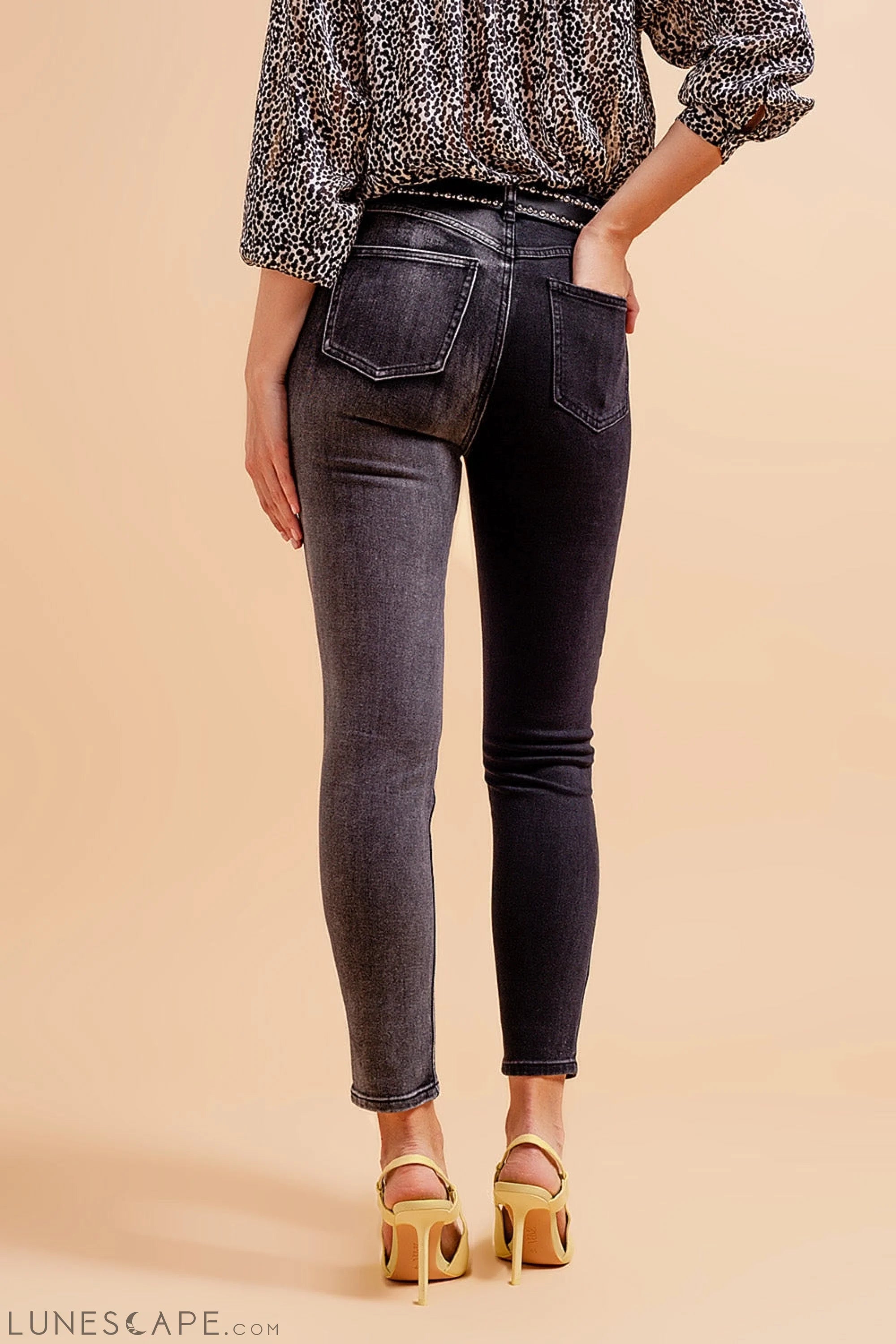 Jeans in Color Block Grey and Black LUNESCAPE