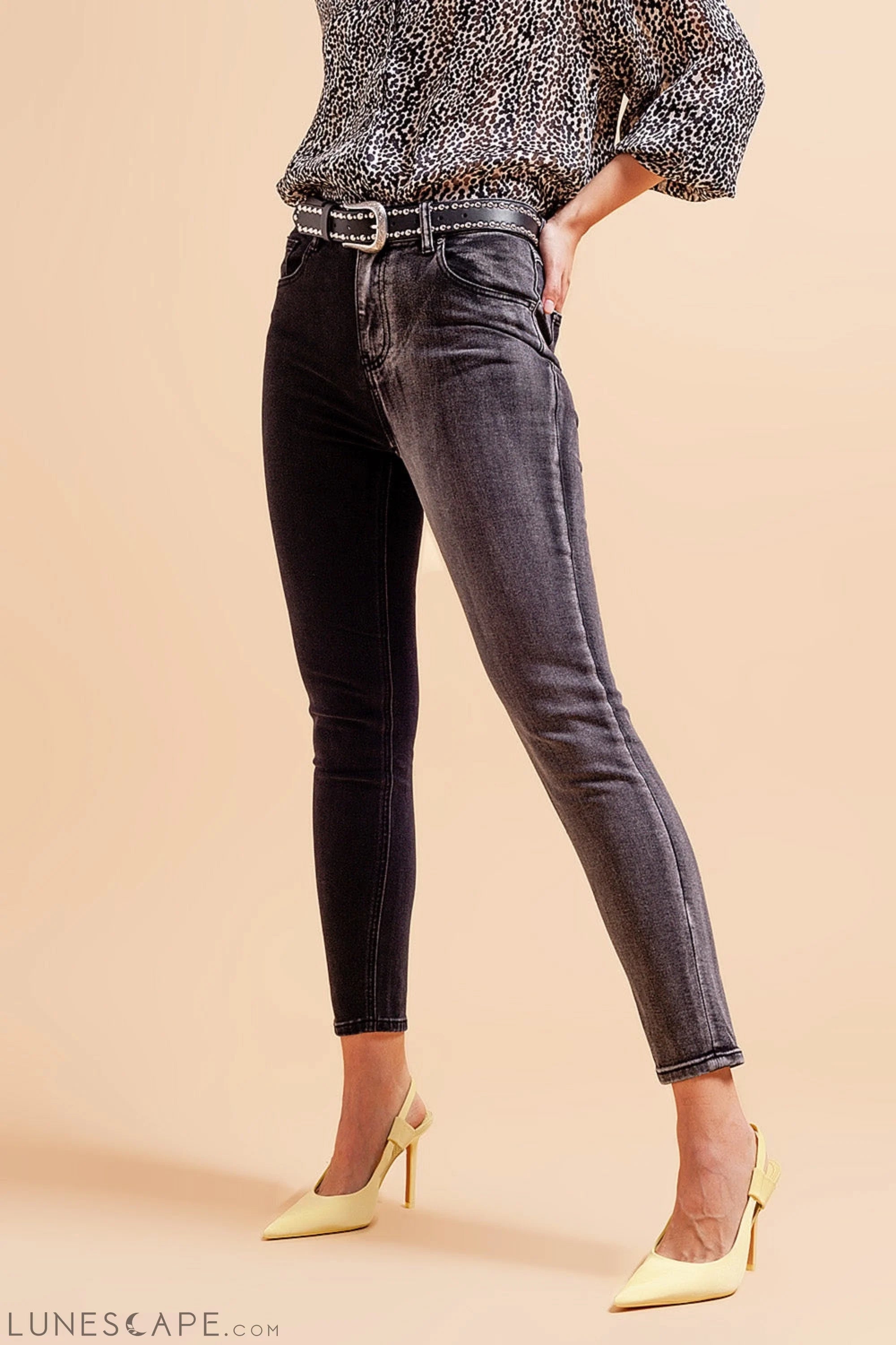 Jeans in Color Block Grey and Black LUNESCAPE