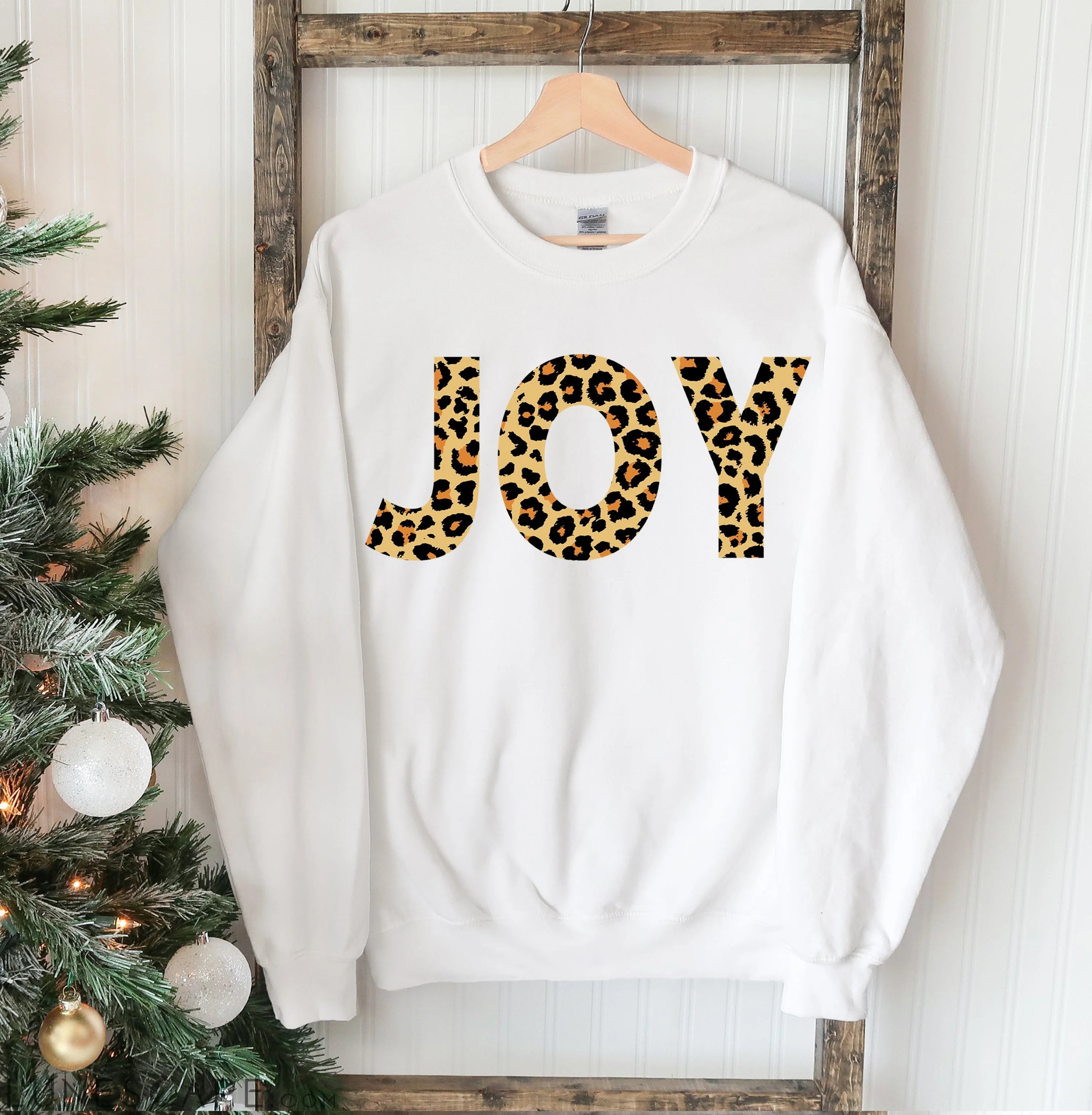 Joy Christmas Sweatshirt LUNESCAPE