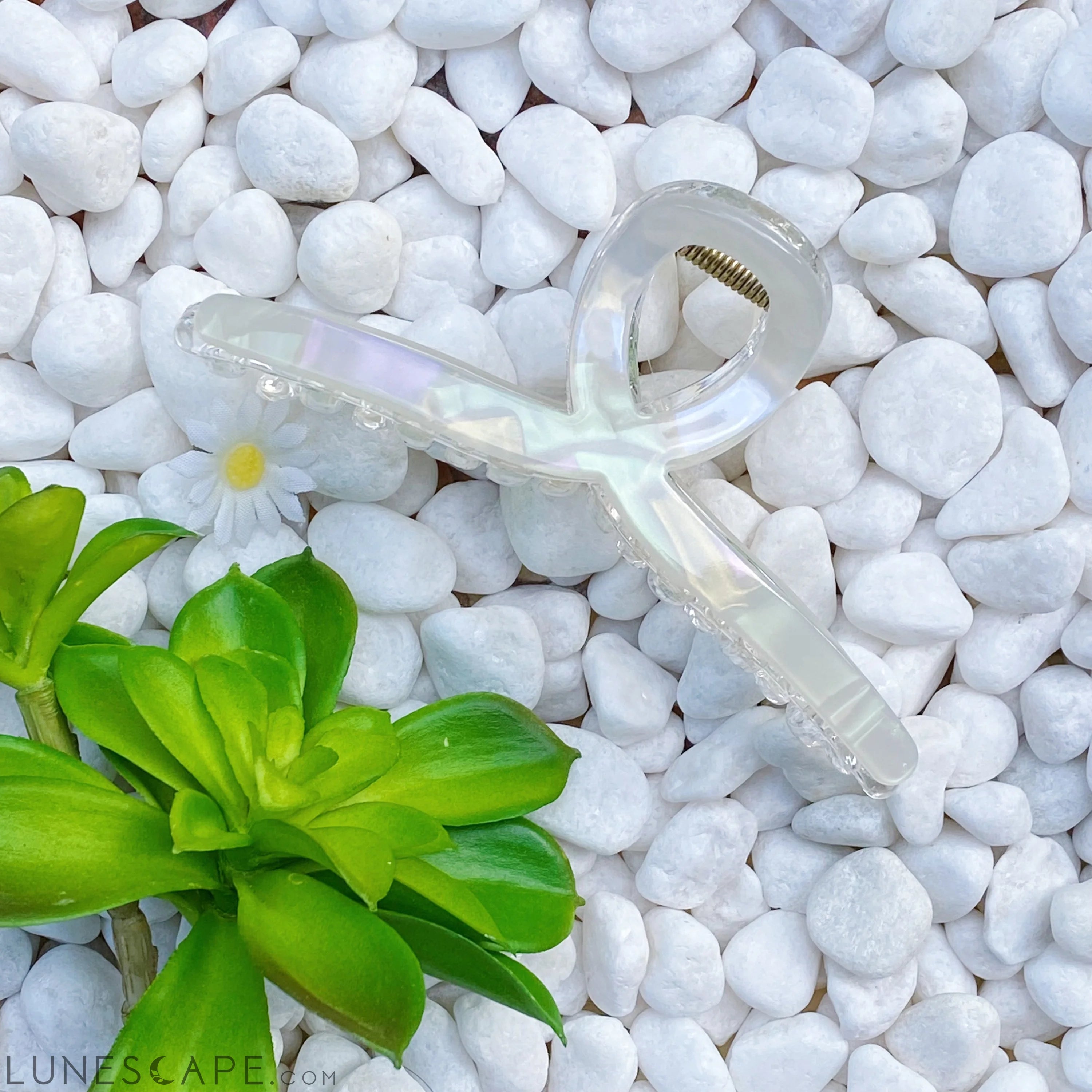 Katie Hair Claw LUNESCAPE