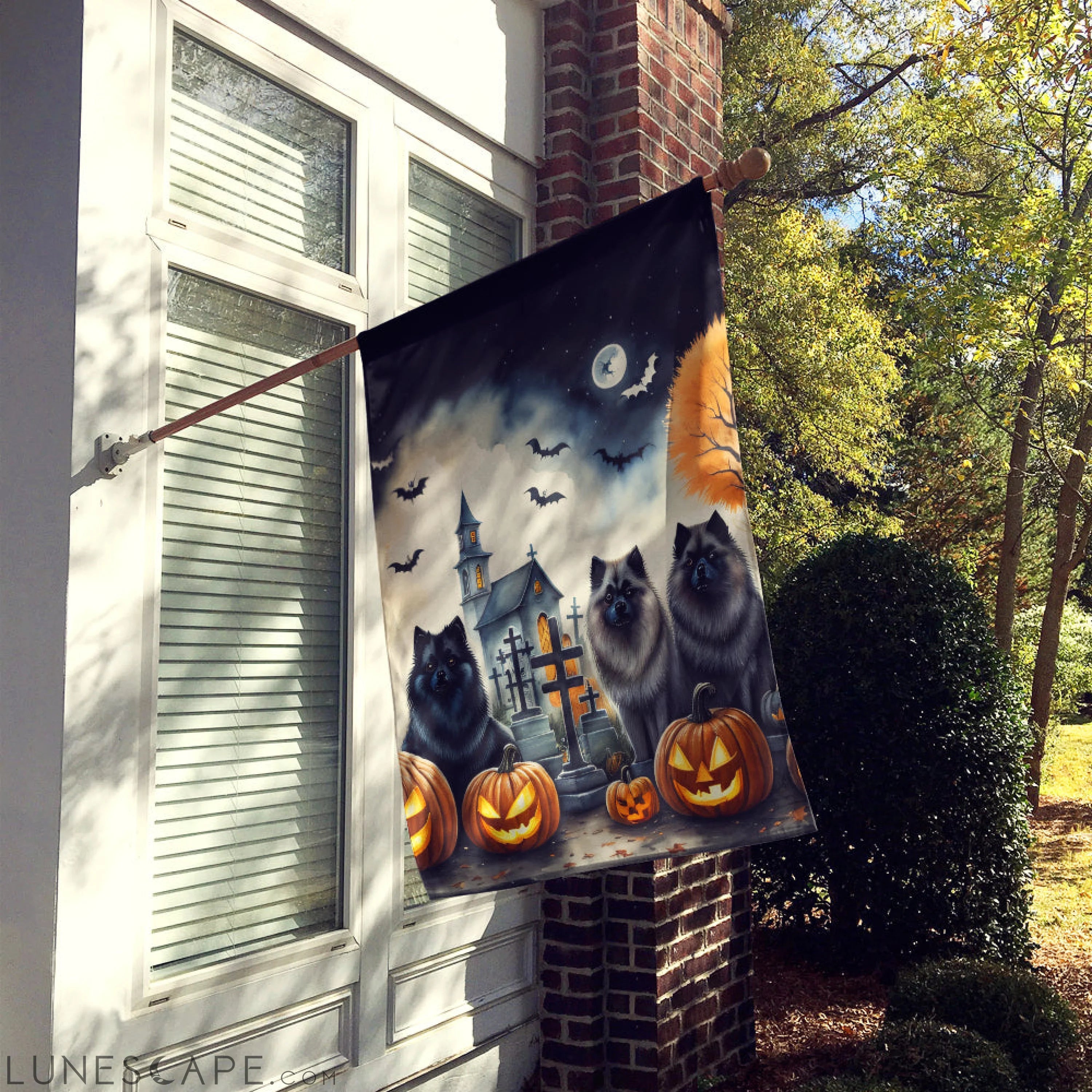 Keeshond Spooky Halloween House Flag LUNESCAPE
