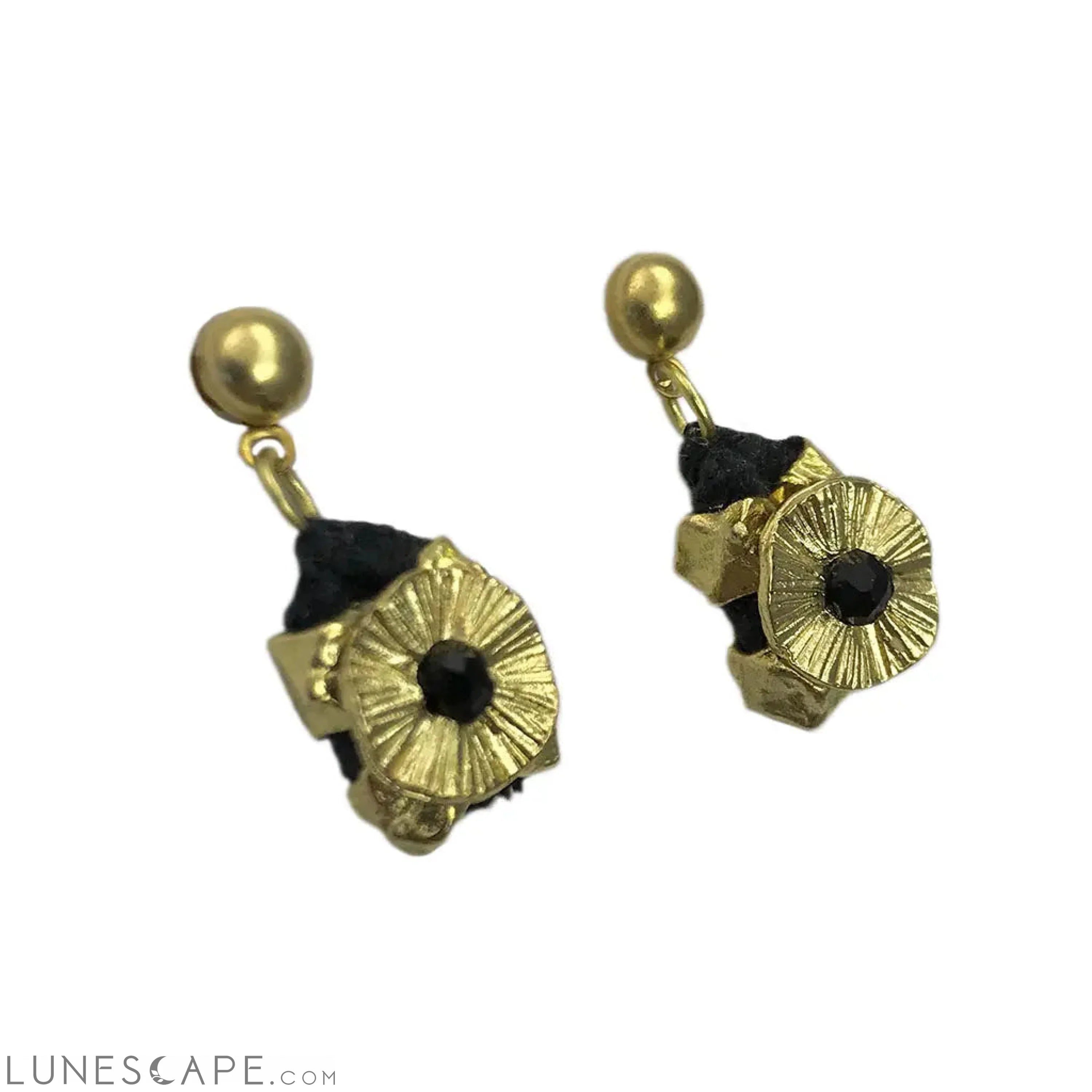 Keya Flower Earrings LUNESCAPE