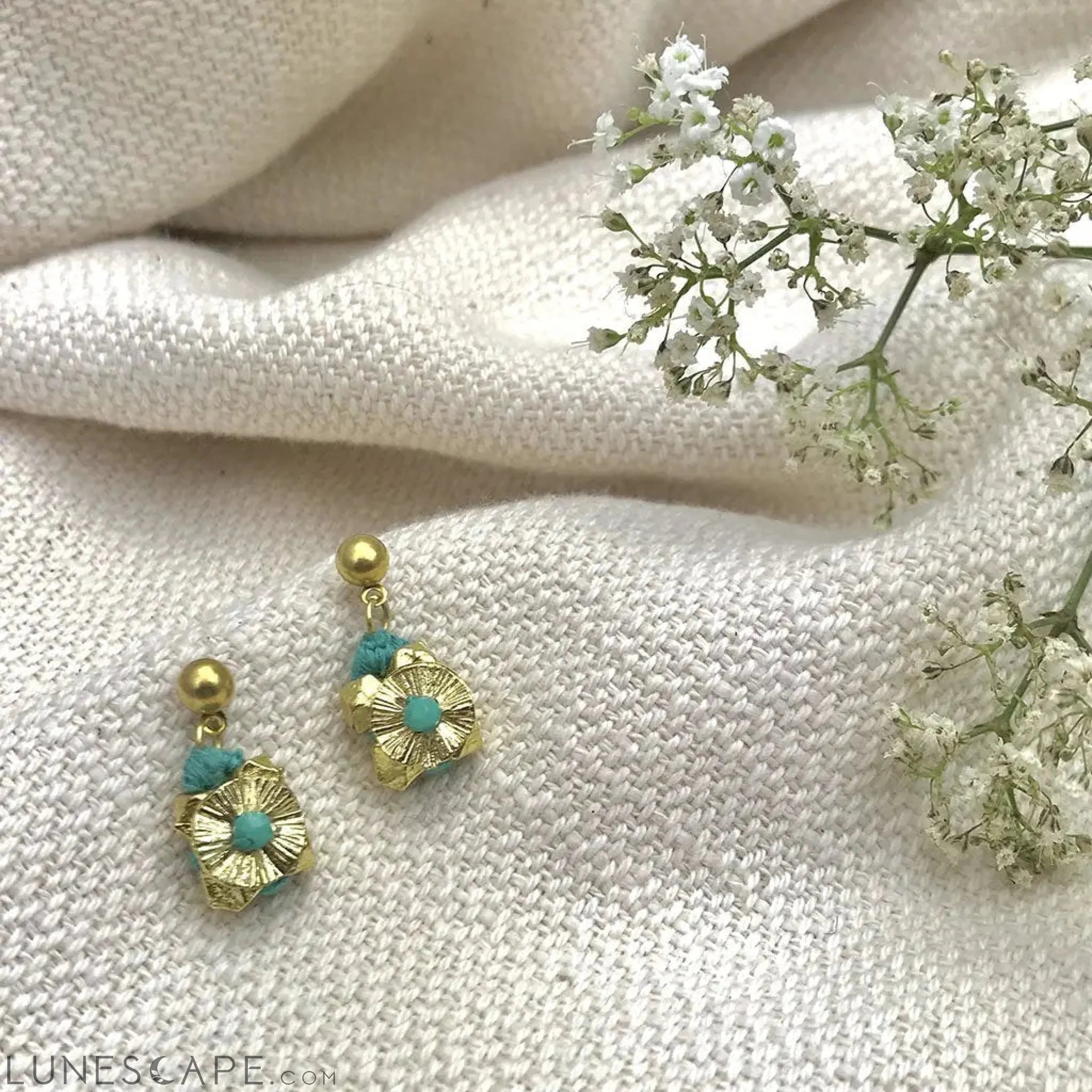 Keya Flower Earrings LUNESCAPE