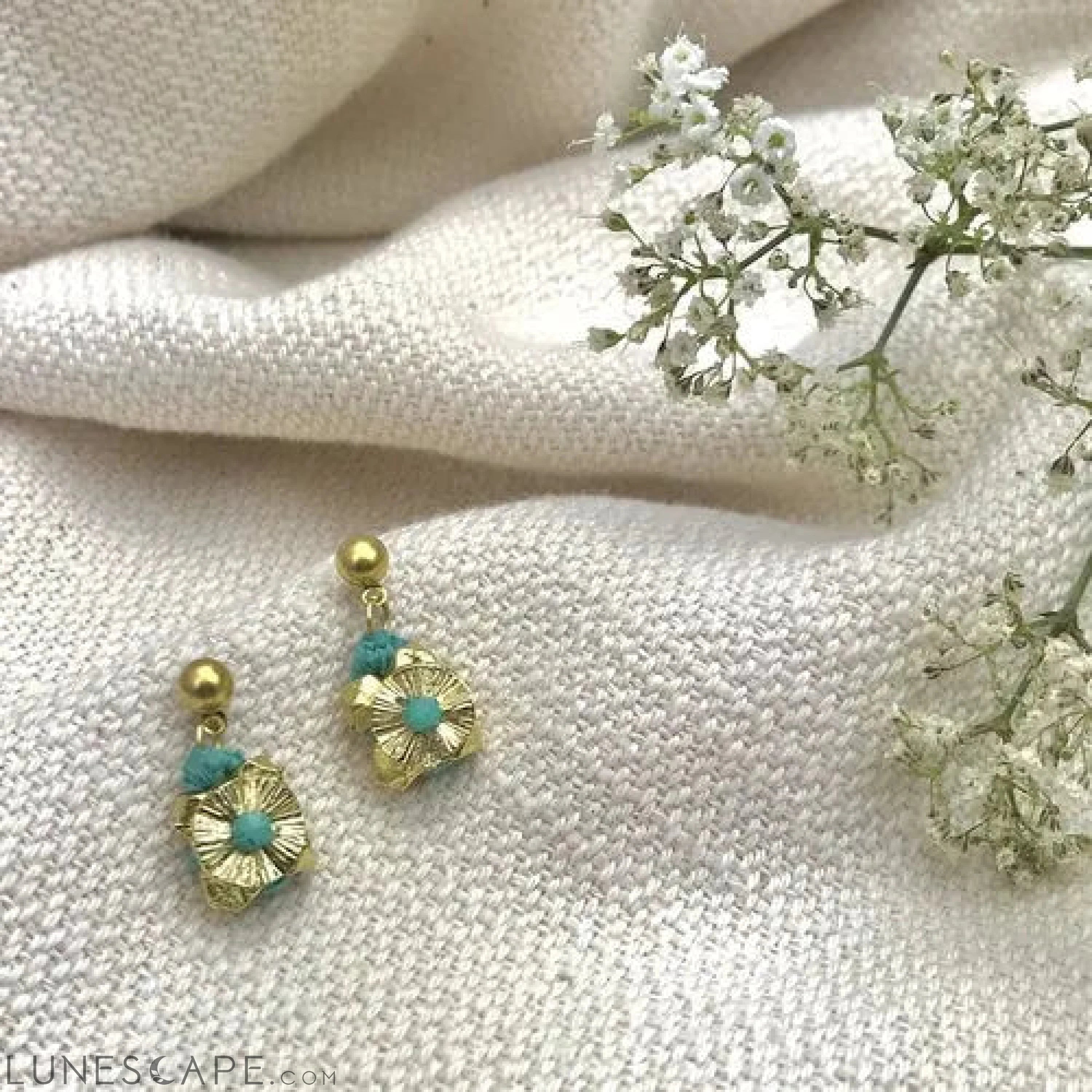 Keya Flower Earrings LUNESCAPE