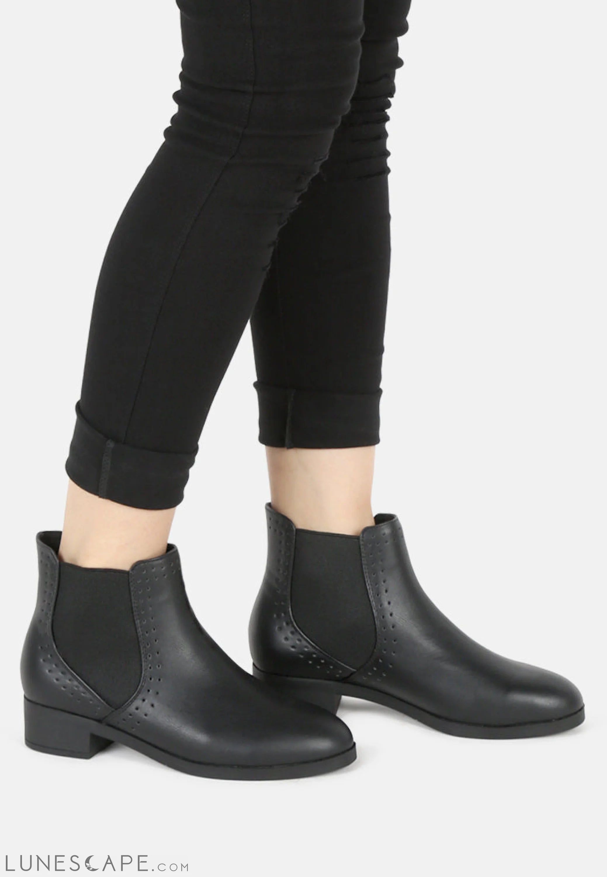 Kimberly Chelsea Boots LUNESCAPE