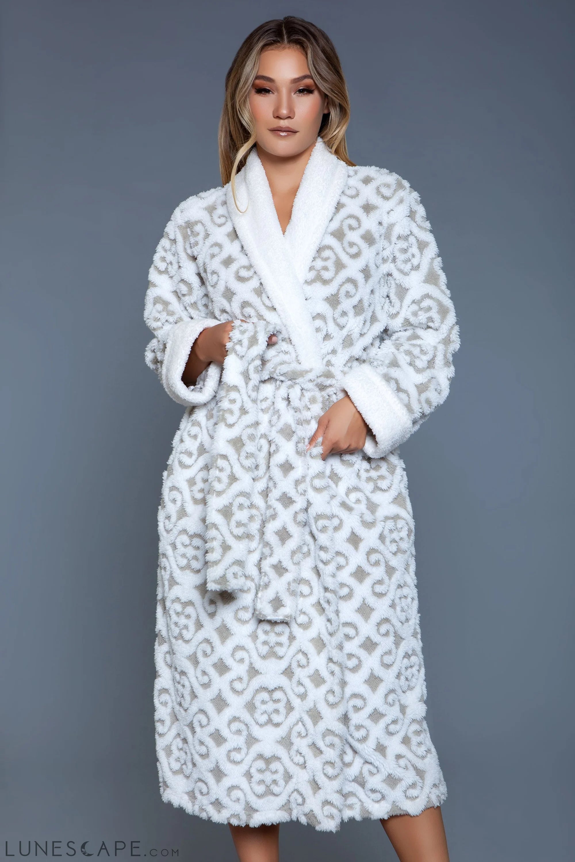 Kimmie Robe LUNESCAPE