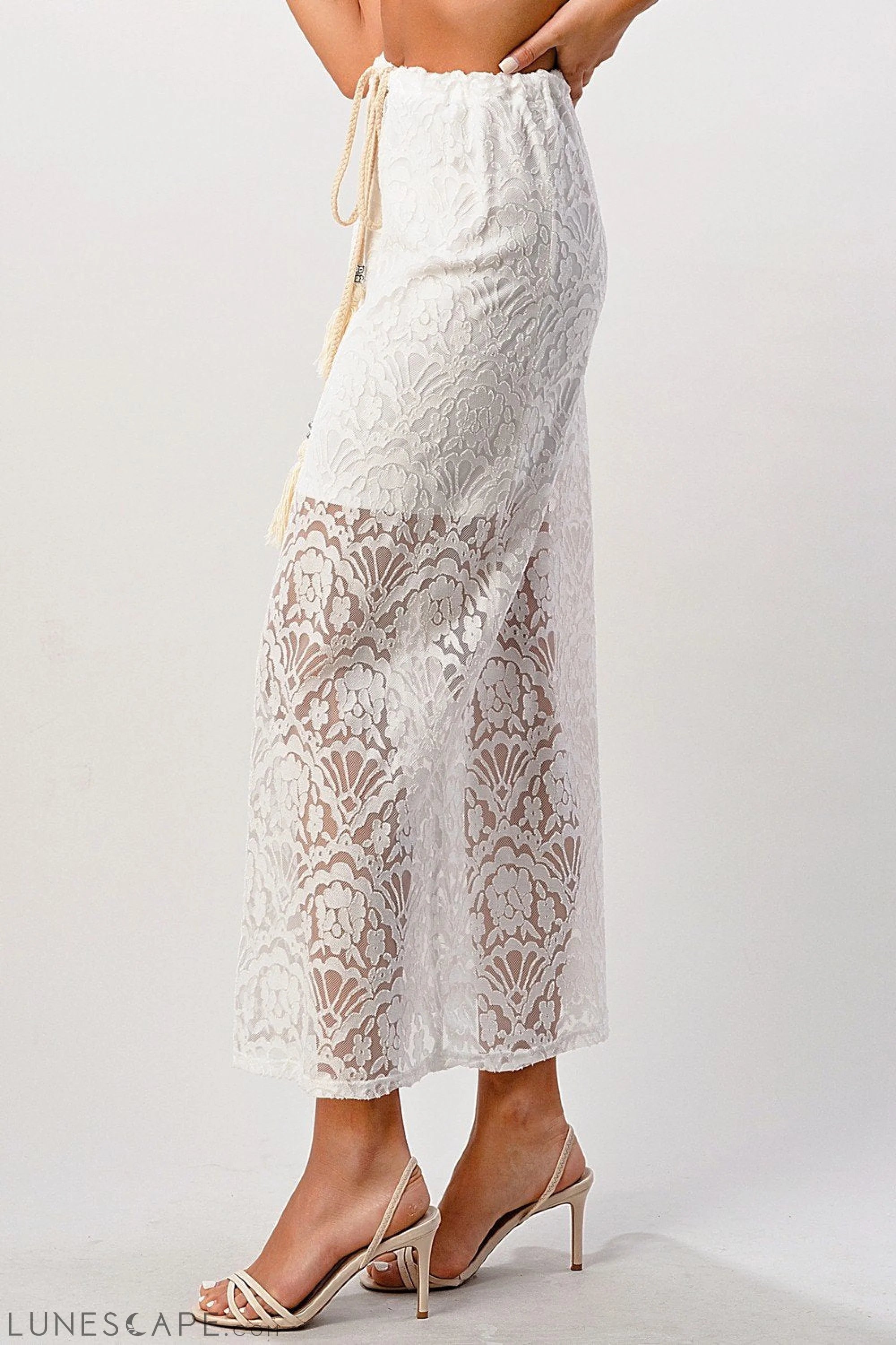 Lace Maxi Skirt With Cotton-Core Bow LUNESCAPE