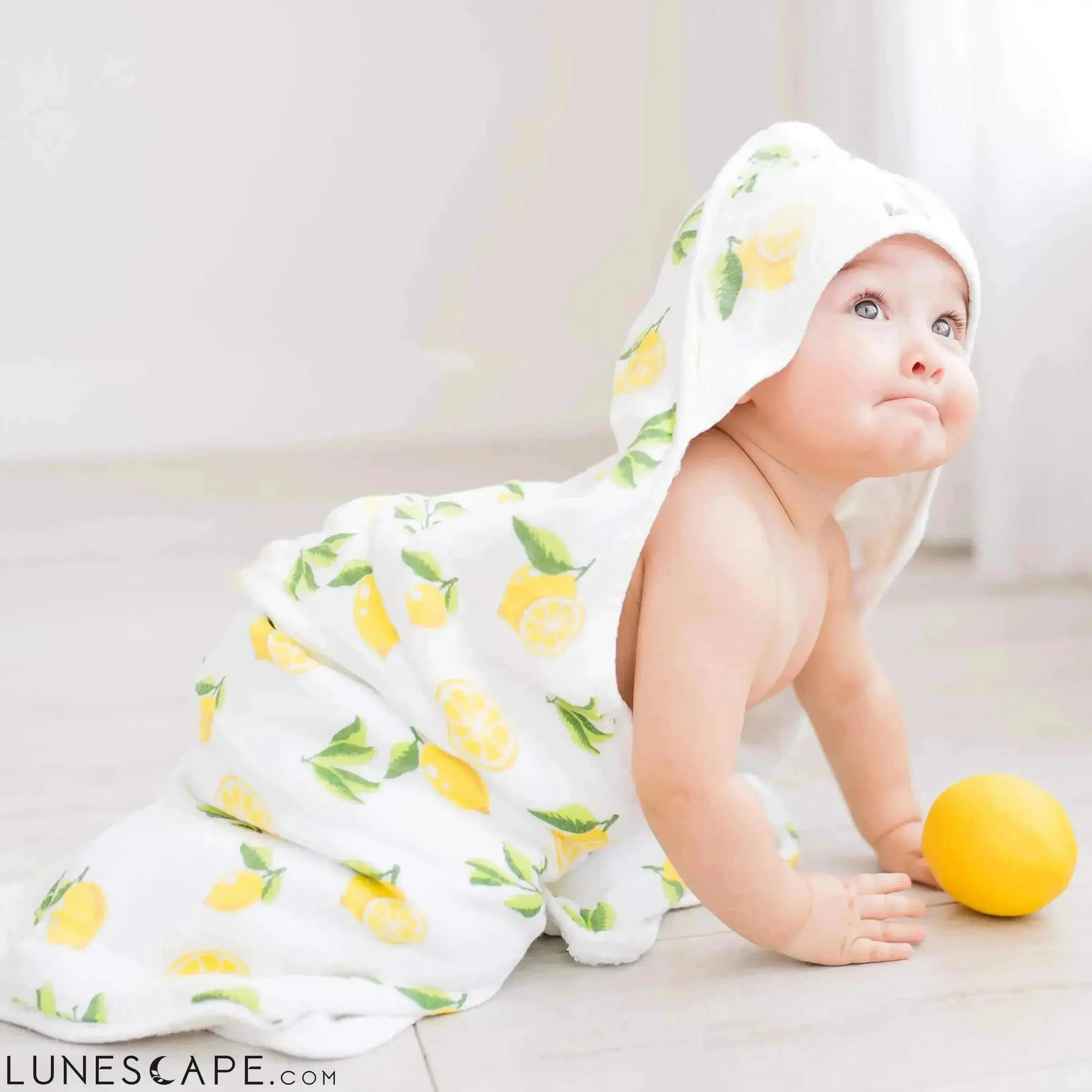 Lemon Hooded Bamboo Towel LUNESCAPE