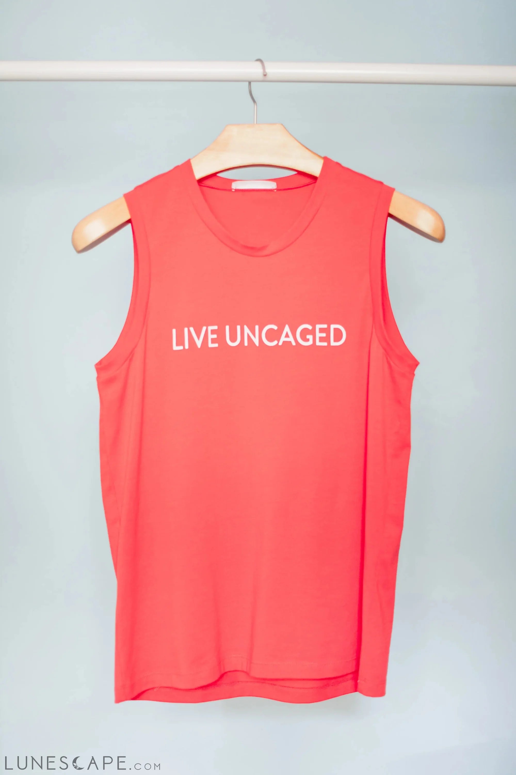 Life Uncaged Tank LUNESCAPE