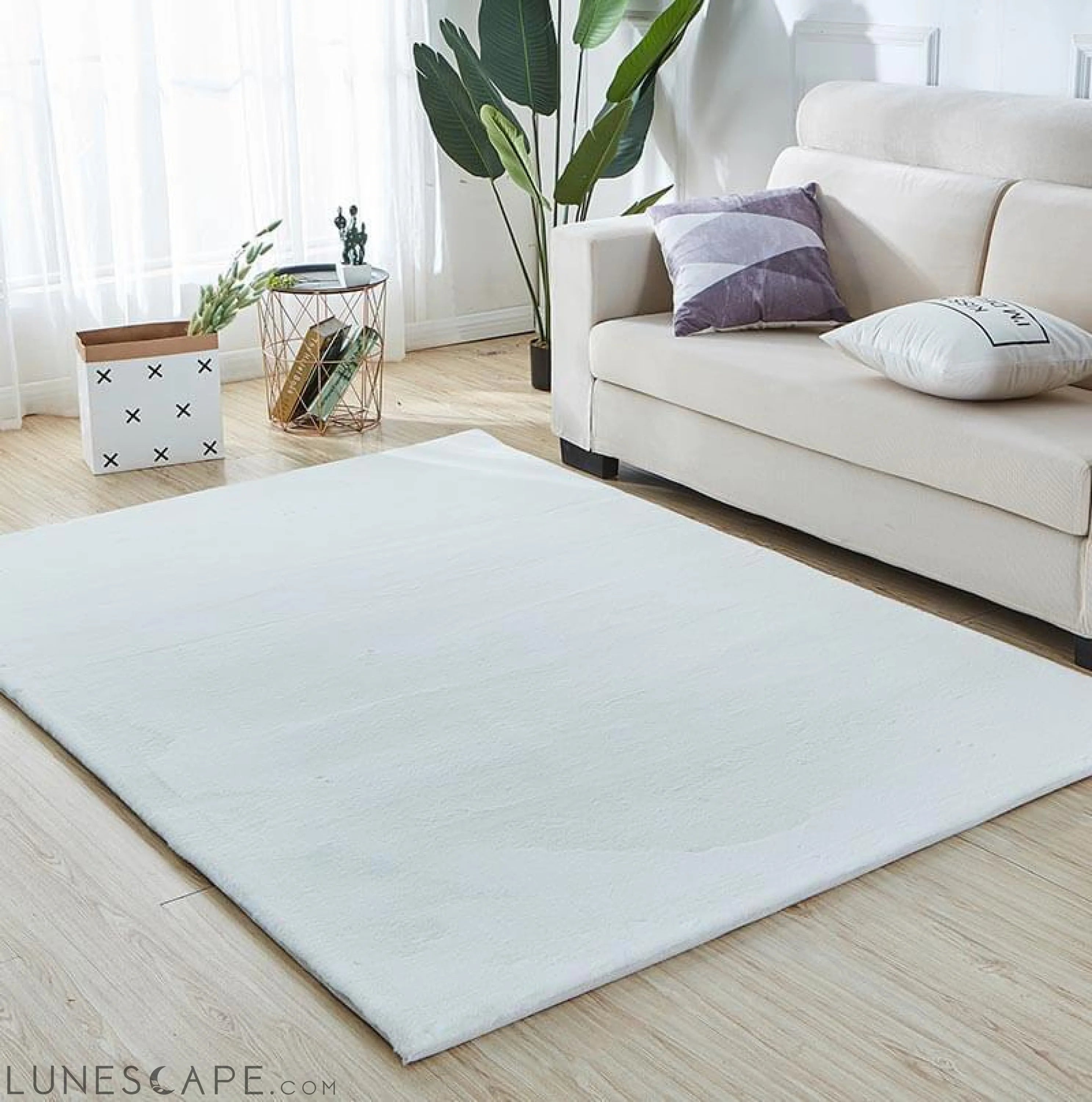 Lily Luxury White Chinchilla Faux Fur Area Rug LUNESCAPE