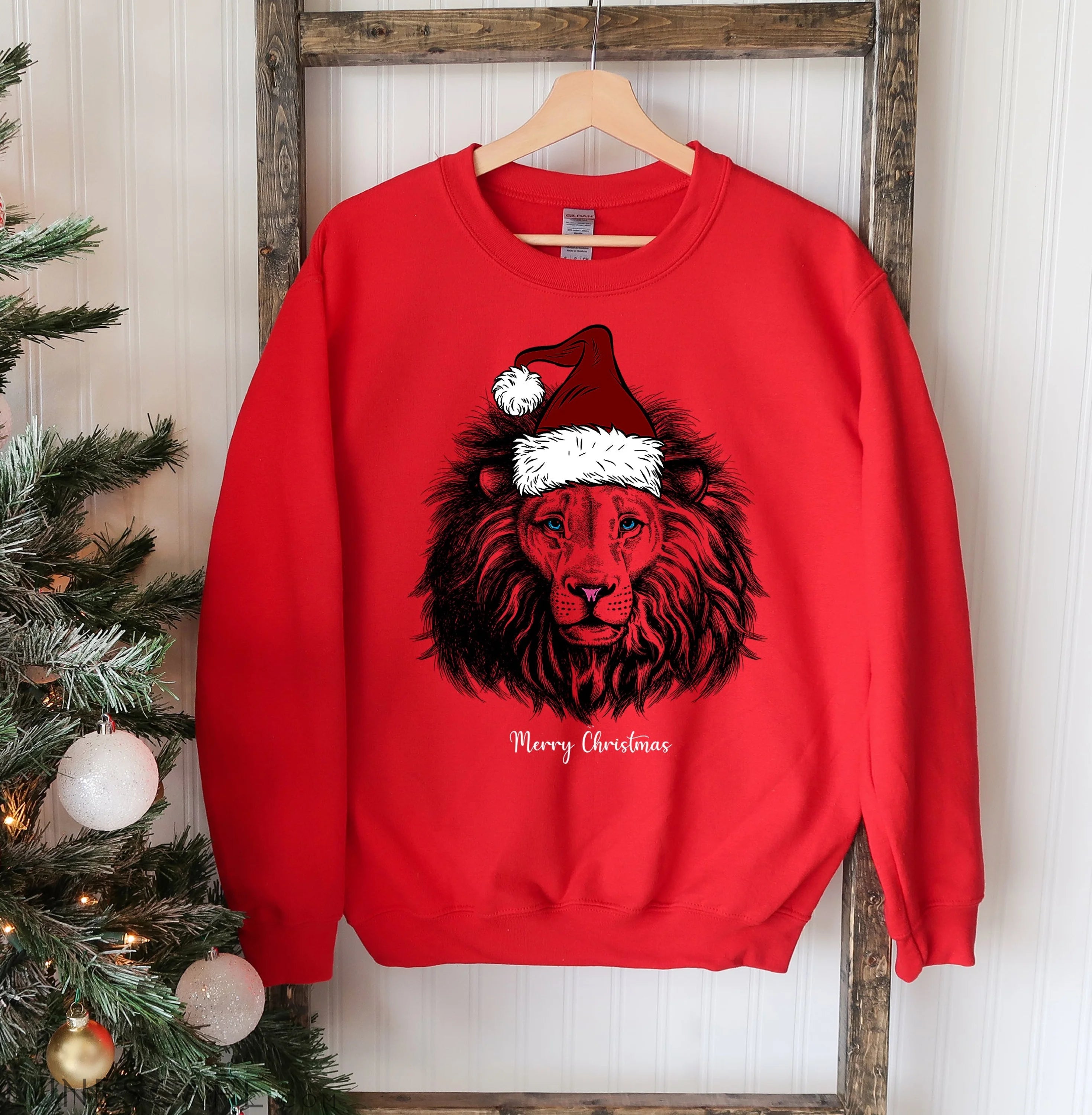 Lion Christmas Sweatshirt LUNESCAPE