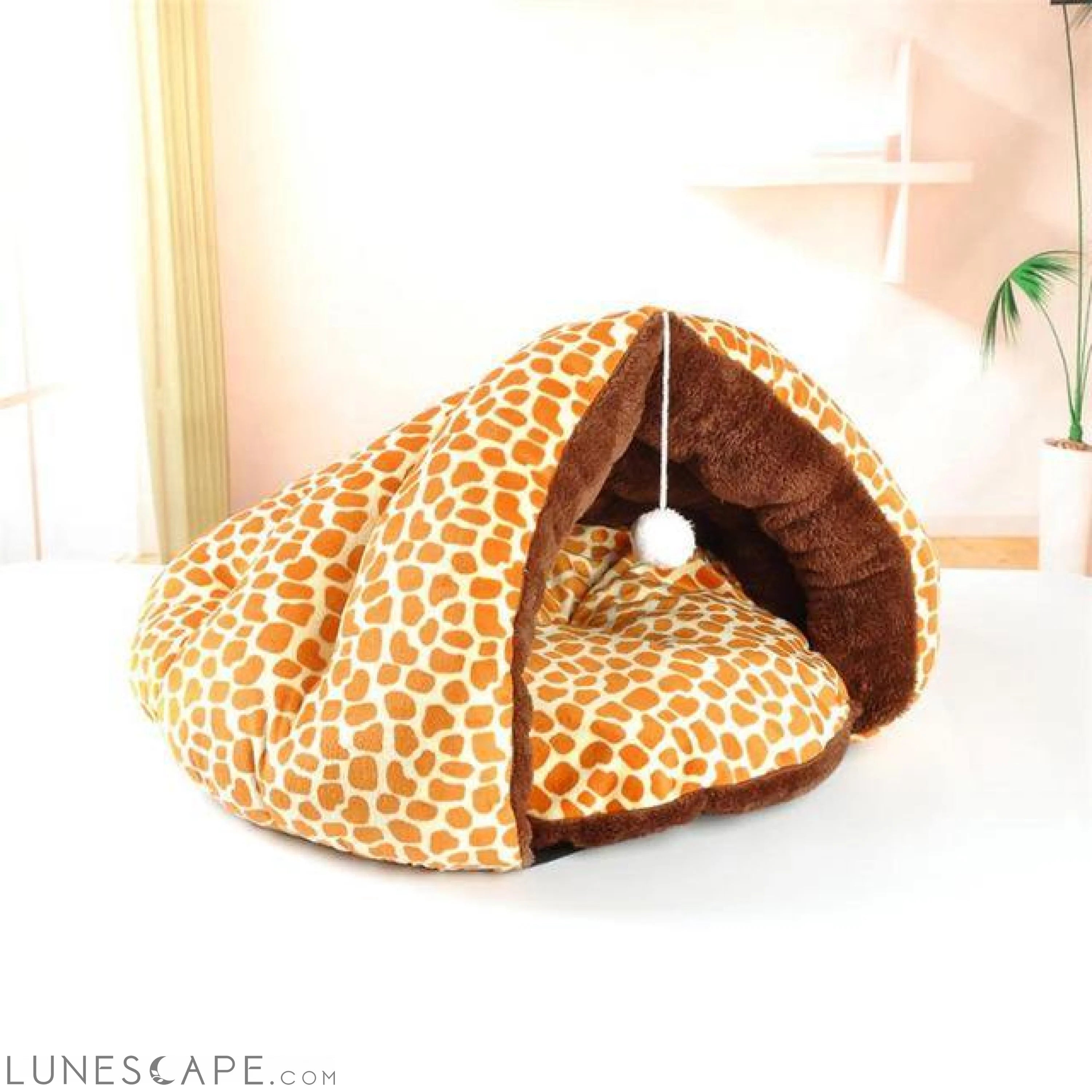 Luxe Insulated Cat Cave LUNESCAPE