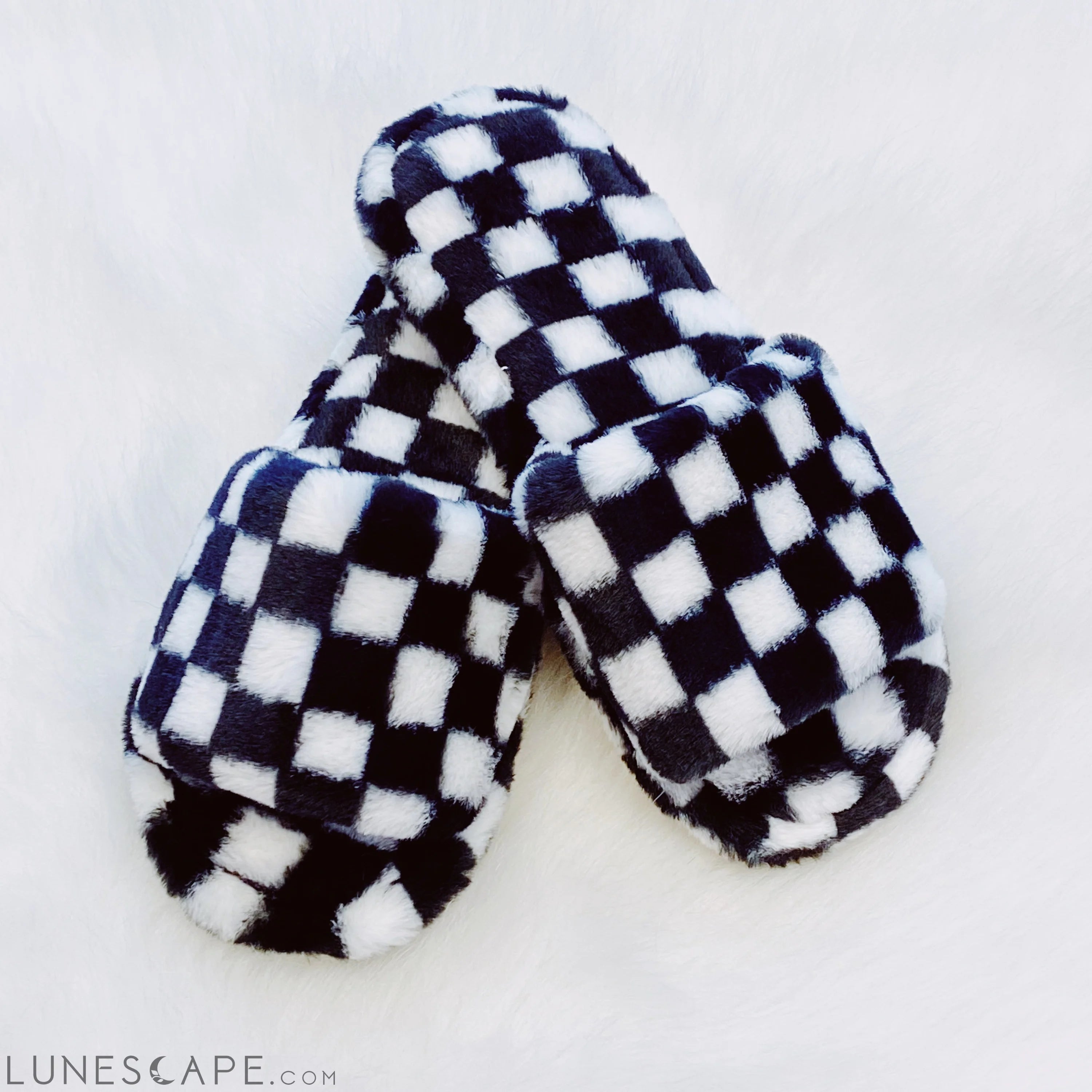 Luxe Lounge Checker Cozy Slippers LUNESCAPE