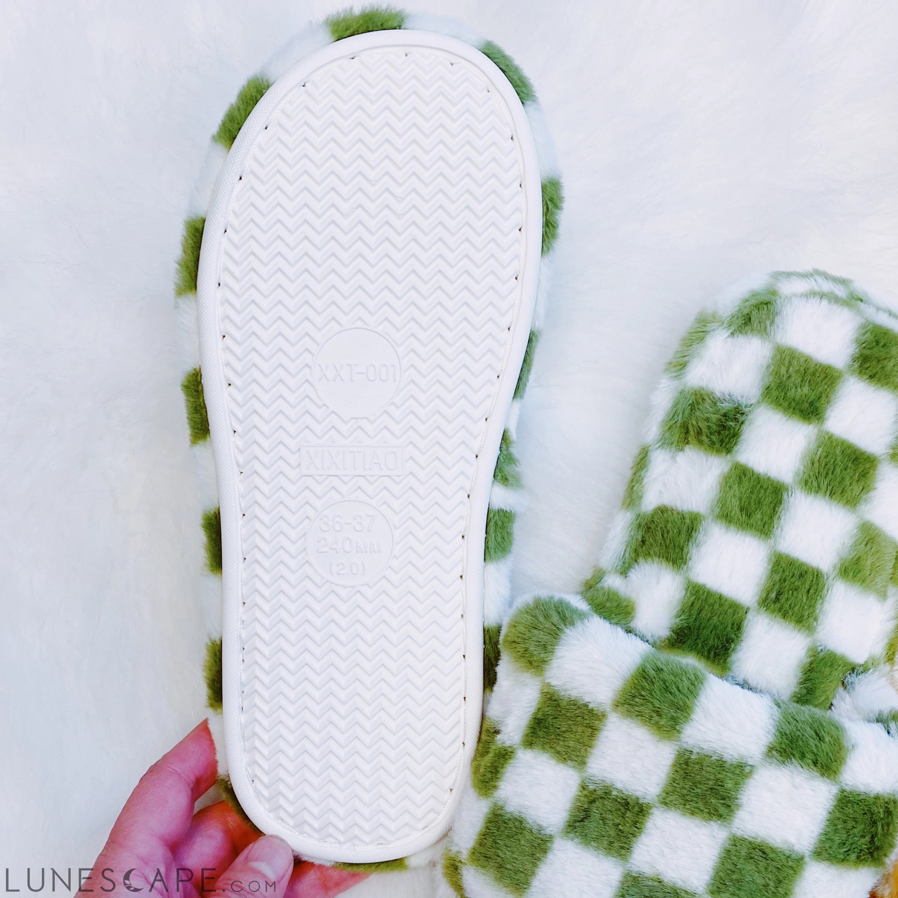 Luxe Lounge Checker Cozy Slippers LUNESCAPE