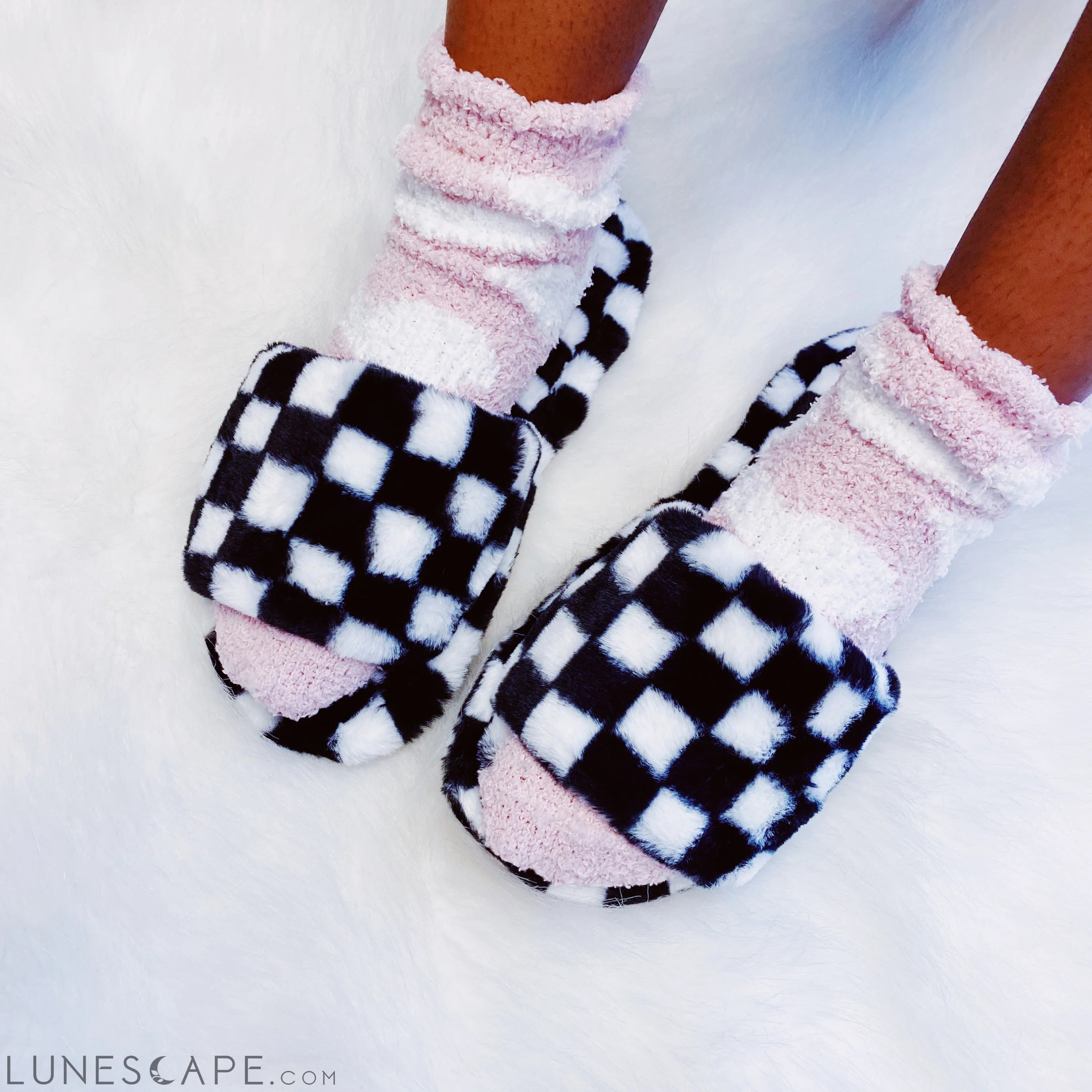 Luxe Lounge Checker Cozy Slippers LUNESCAPE