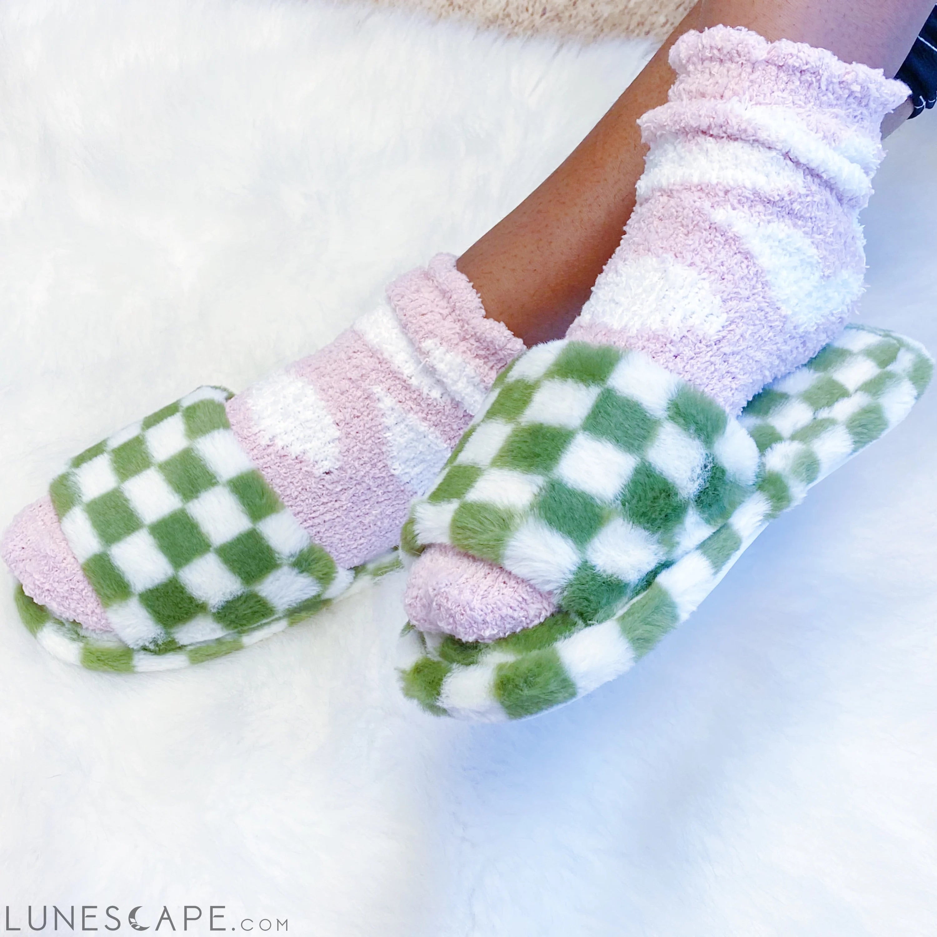 Luxe Lounge Checker Cozy Slippers LUNESCAPE