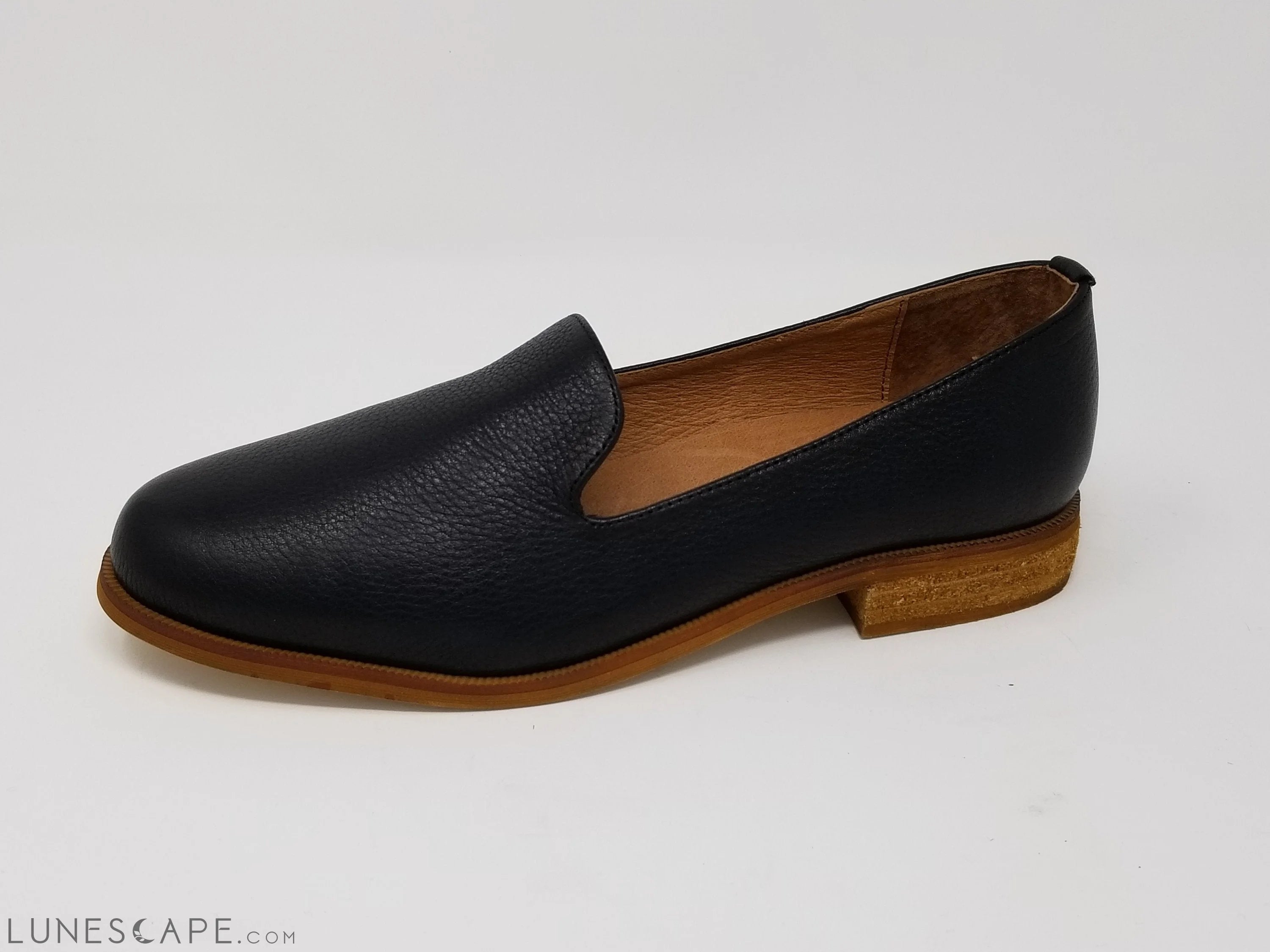 Melrose Black Pebbled Leather Wood Sole Womens Loafer LUNESCAPE