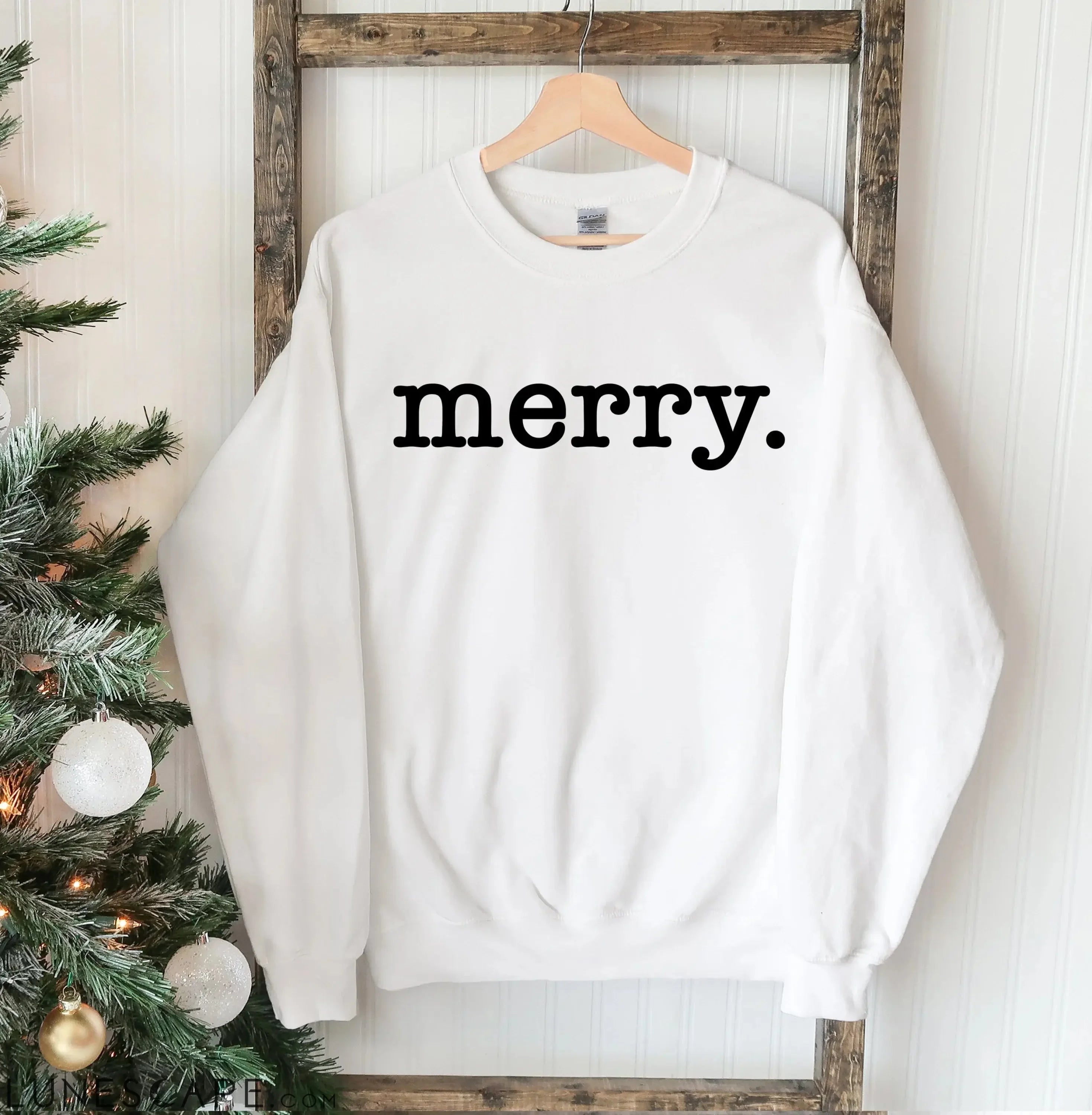 Merry Christmas Sweatshirt LUNESCAPE