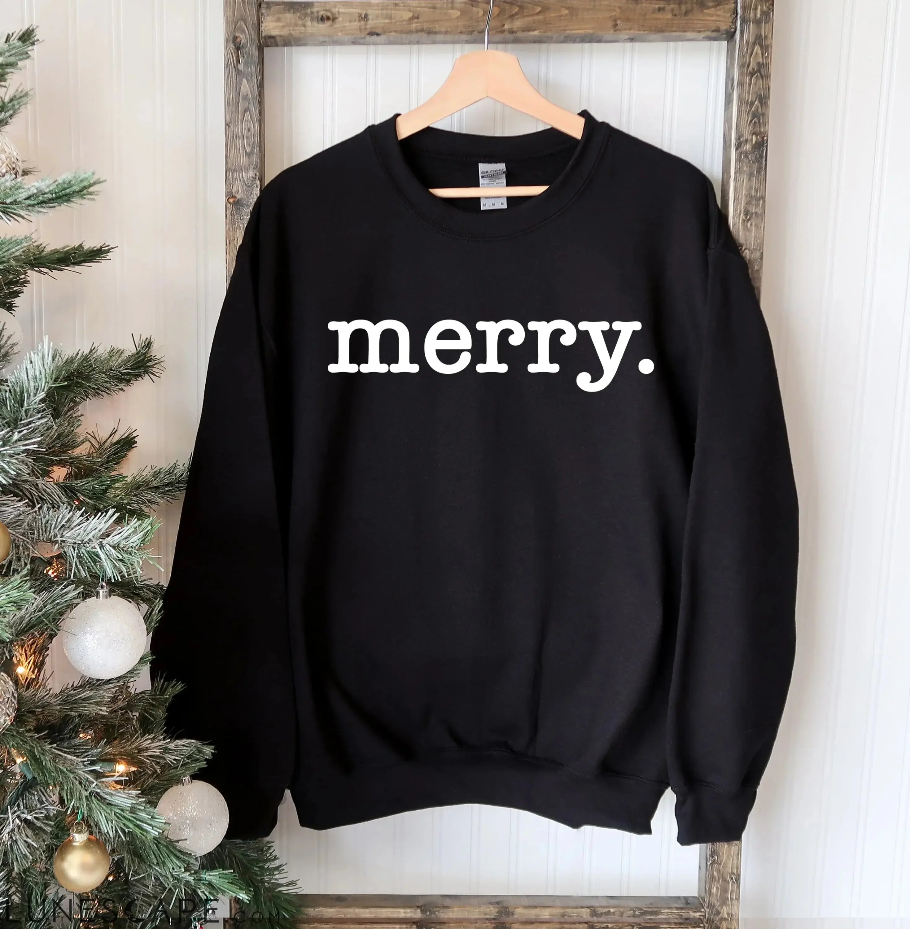 Merry Christmas Sweatshirt LUNESCAPE