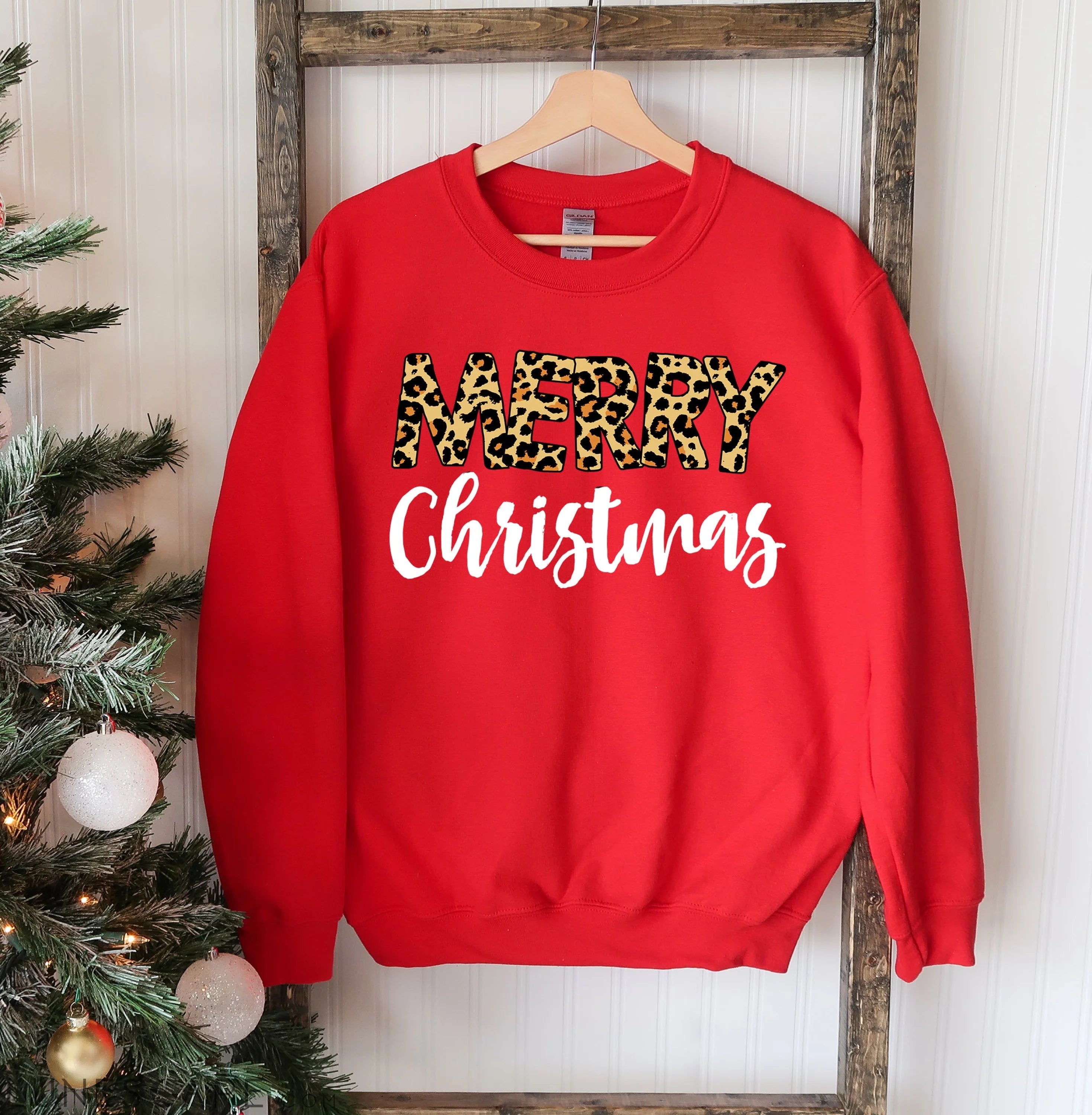 Merry Christmas Sweatshirt LUNESCAPE