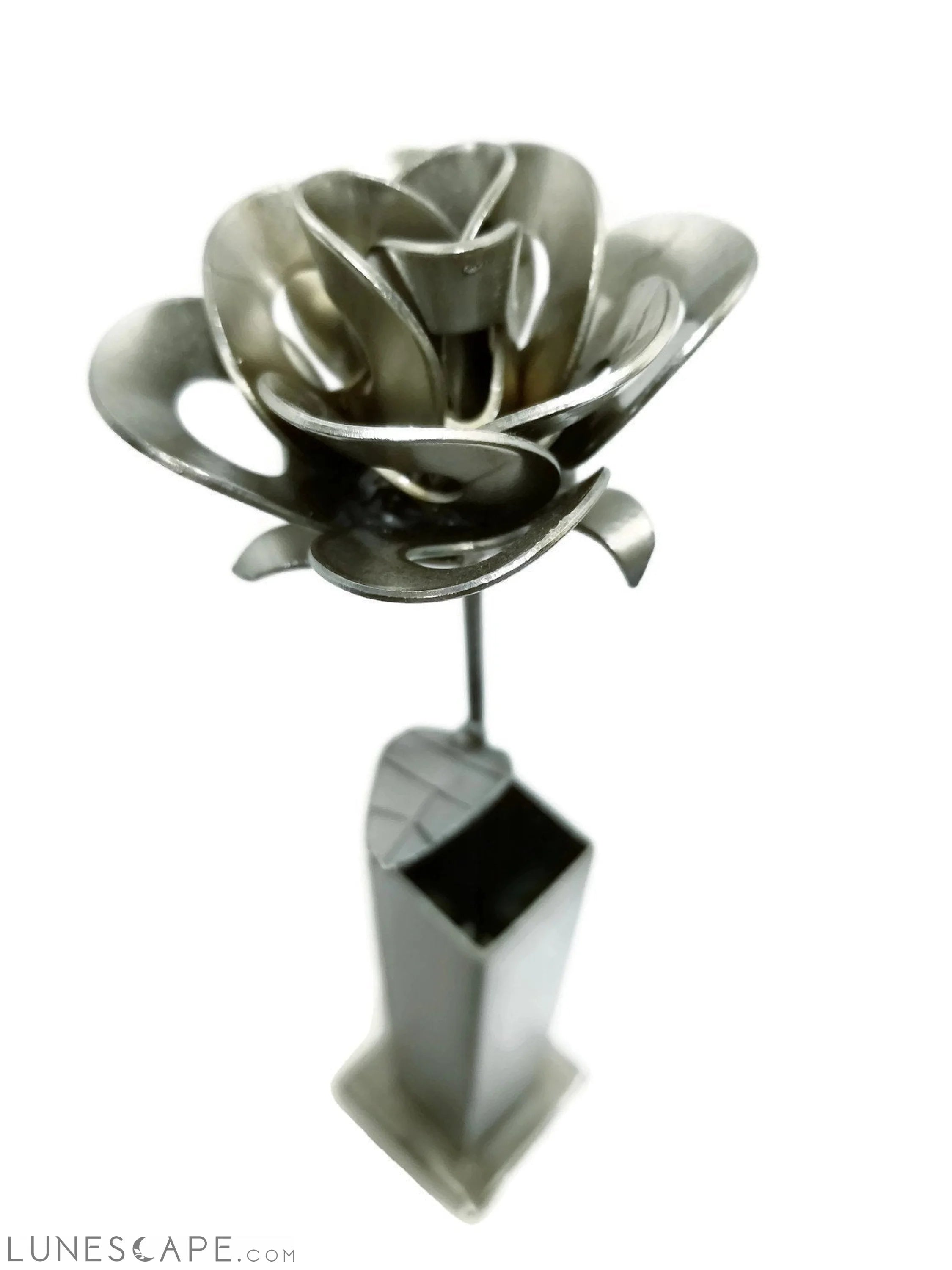 Metal Rose and Vase, Metal Rose and Vase Sculpture, Welded Roses, LUNESCAPE