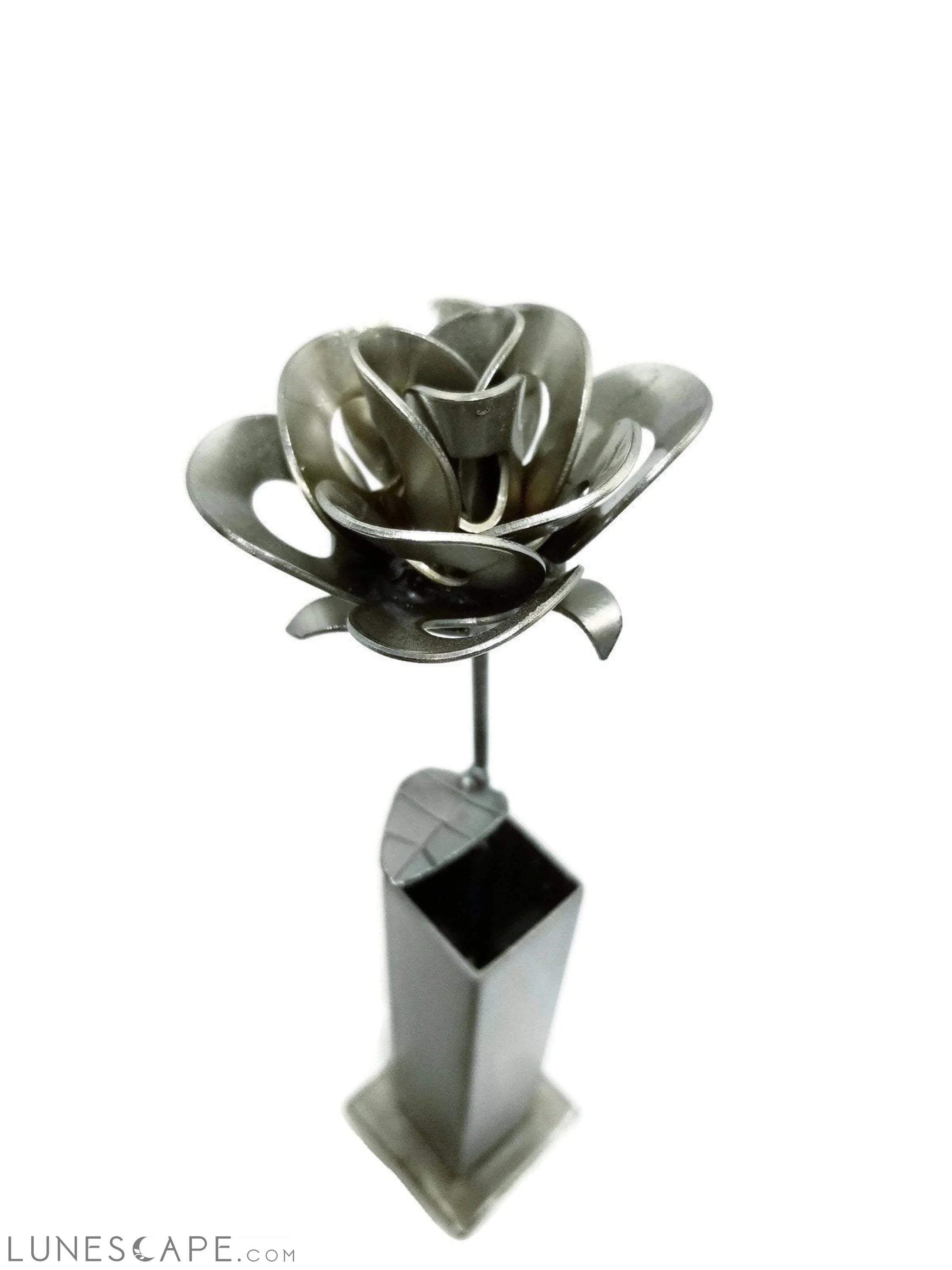 Metal Rose and Vase, Metal Rose and Vase Sculpture, Welded Roses, LUNESCAPE