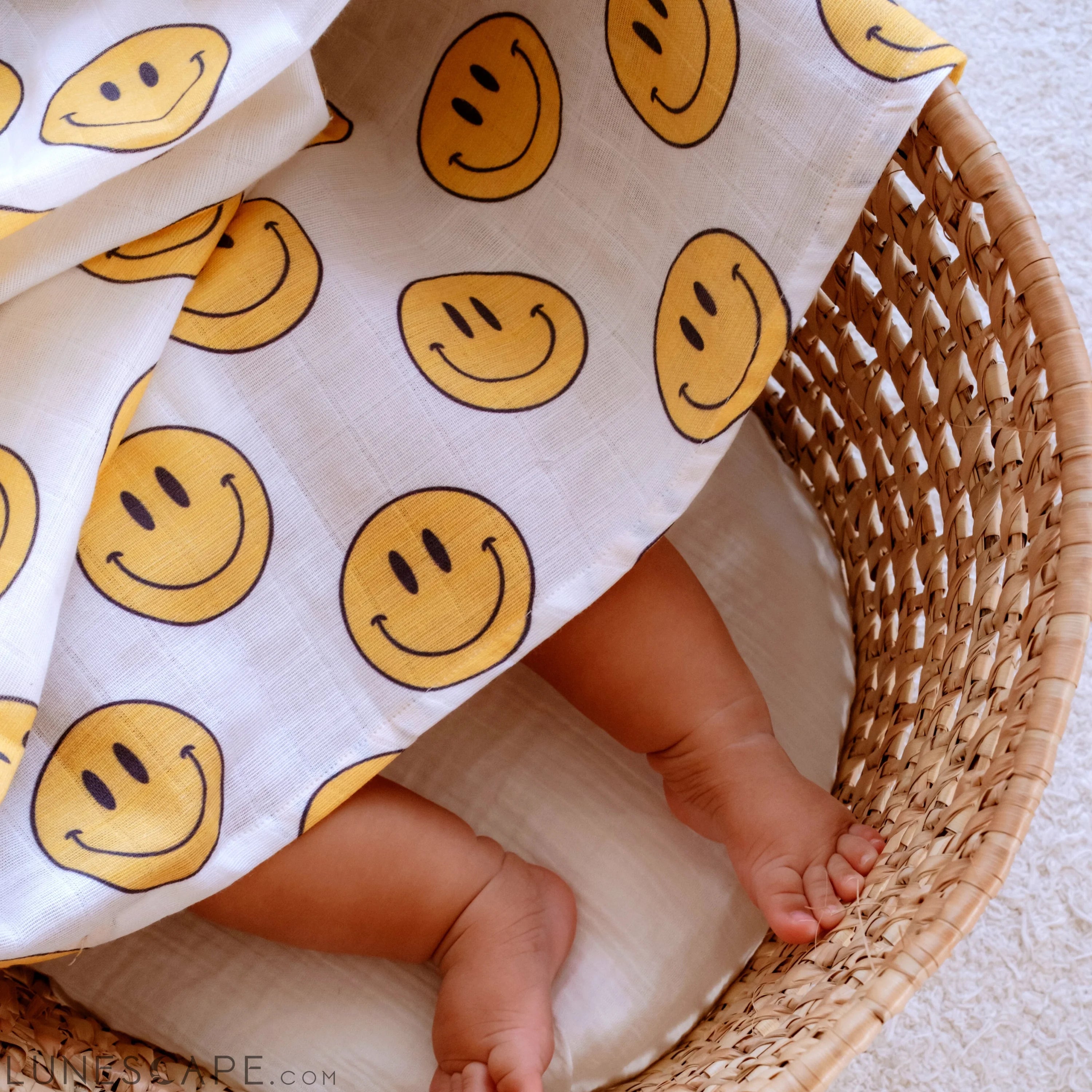Muslin Swaddle Baby Blanket - Smiley LUNESCAPE