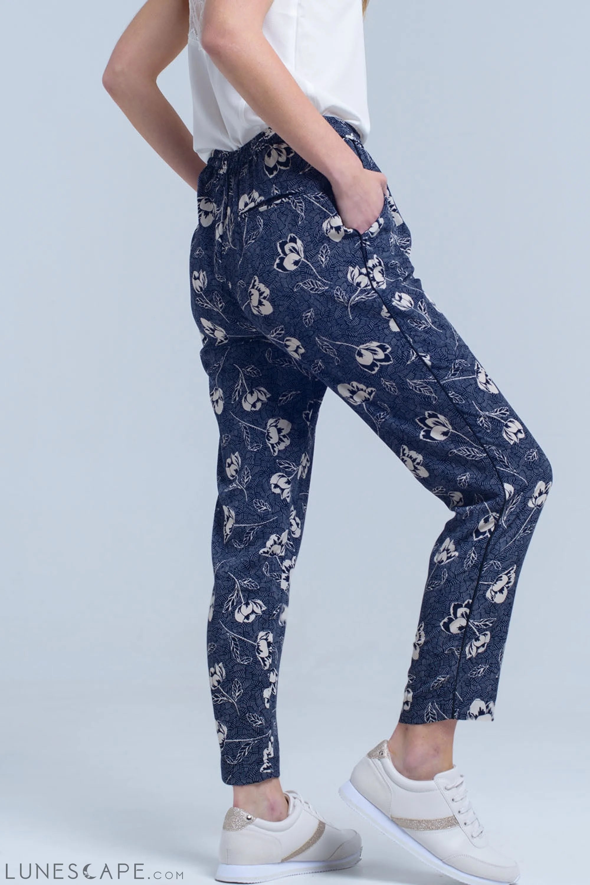 Navy Blue Pants With Floral Print LUNESCAPE