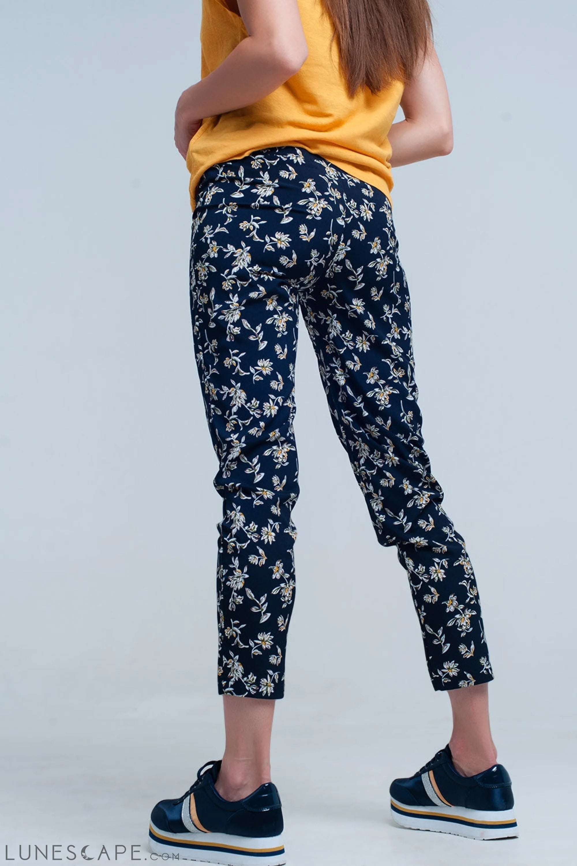 Navy Floral Pants With a Belt LUNESCAPE