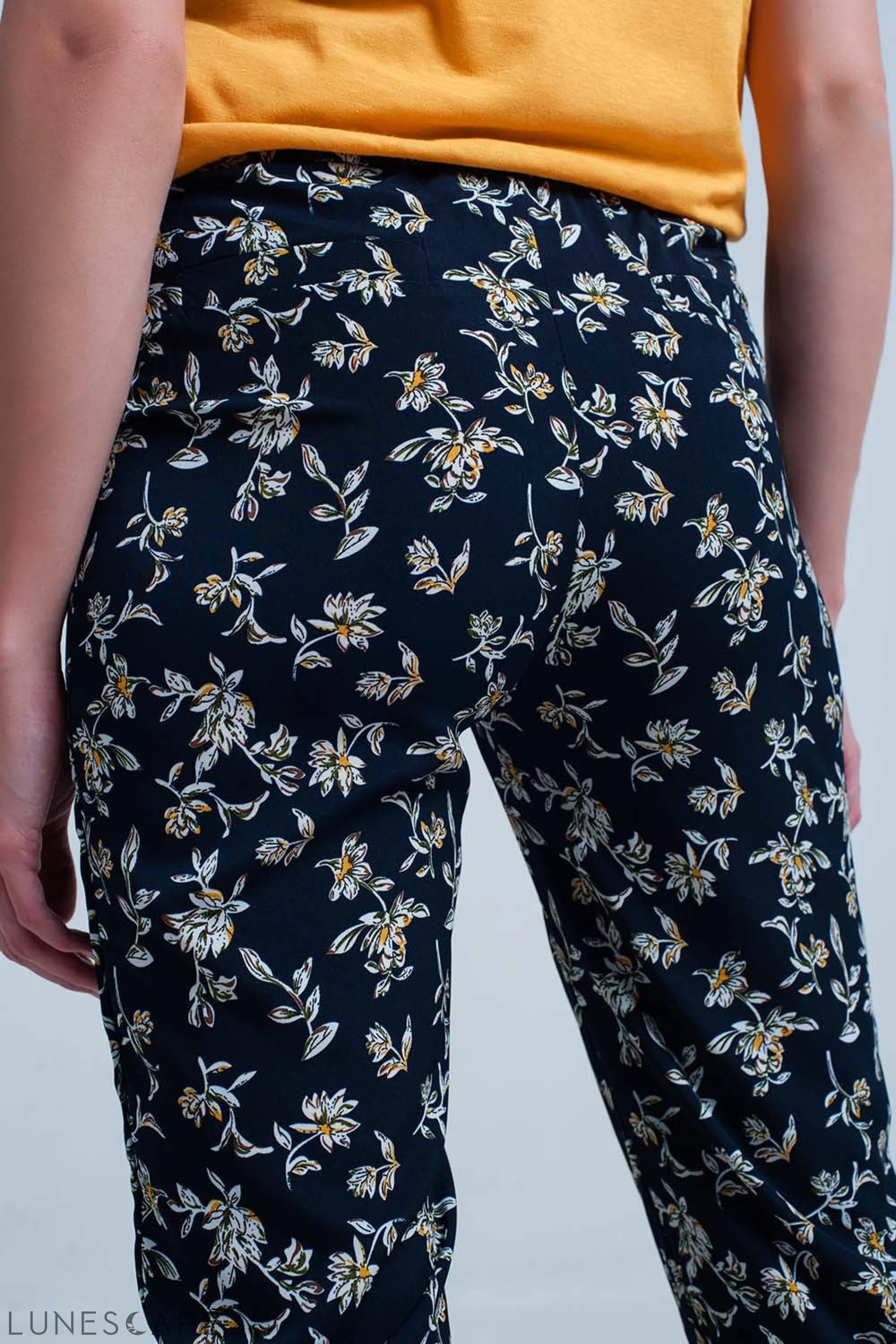 Navy Floral Pants With a Belt LUNESCAPE