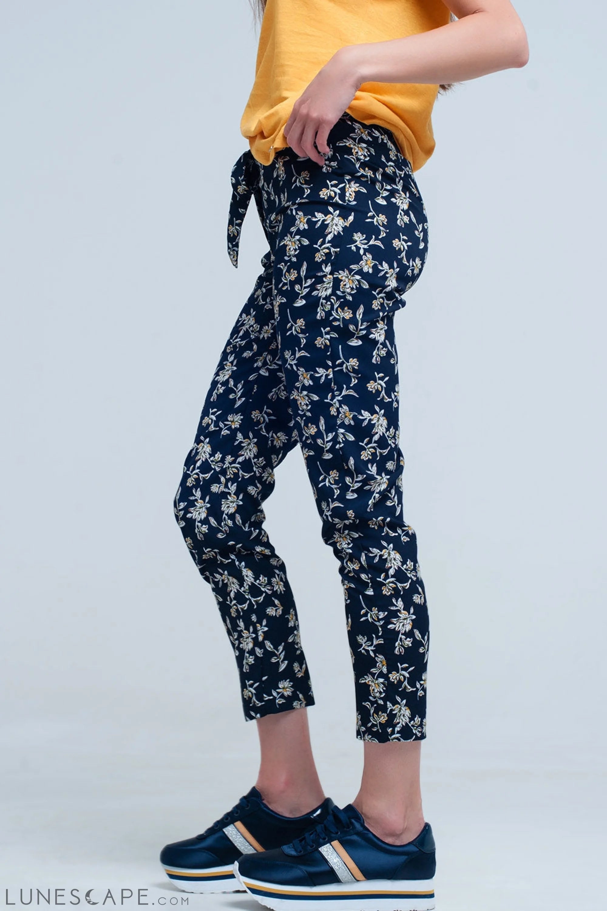 Navy Floral Pants With a Belt LUNESCAPE