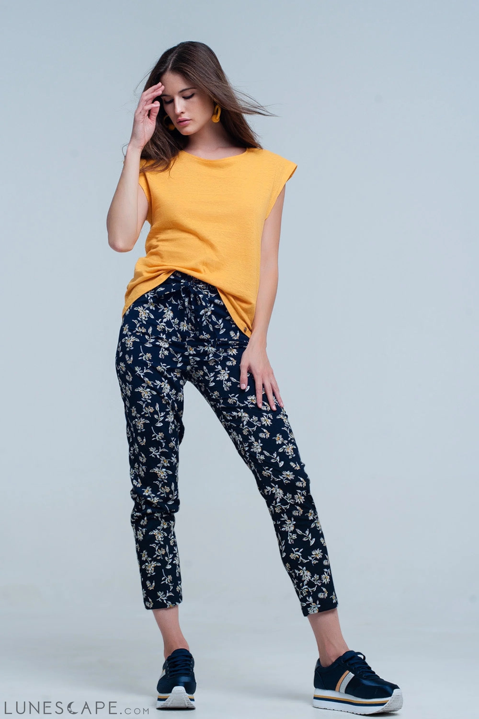 Navy Floral Pants With a Belt LUNESCAPE