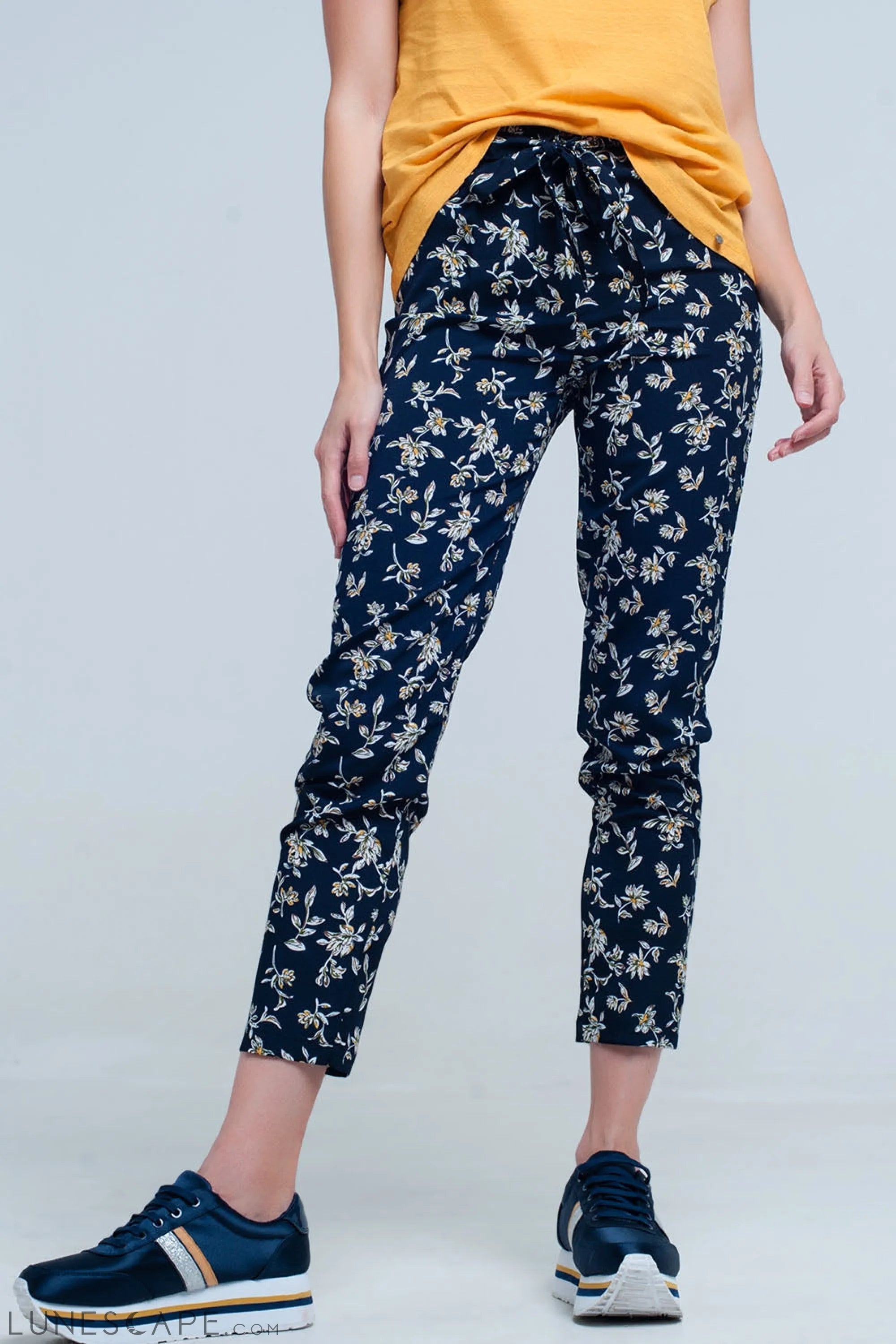 Navy Floral Pants With a Belt LUNESCAPE