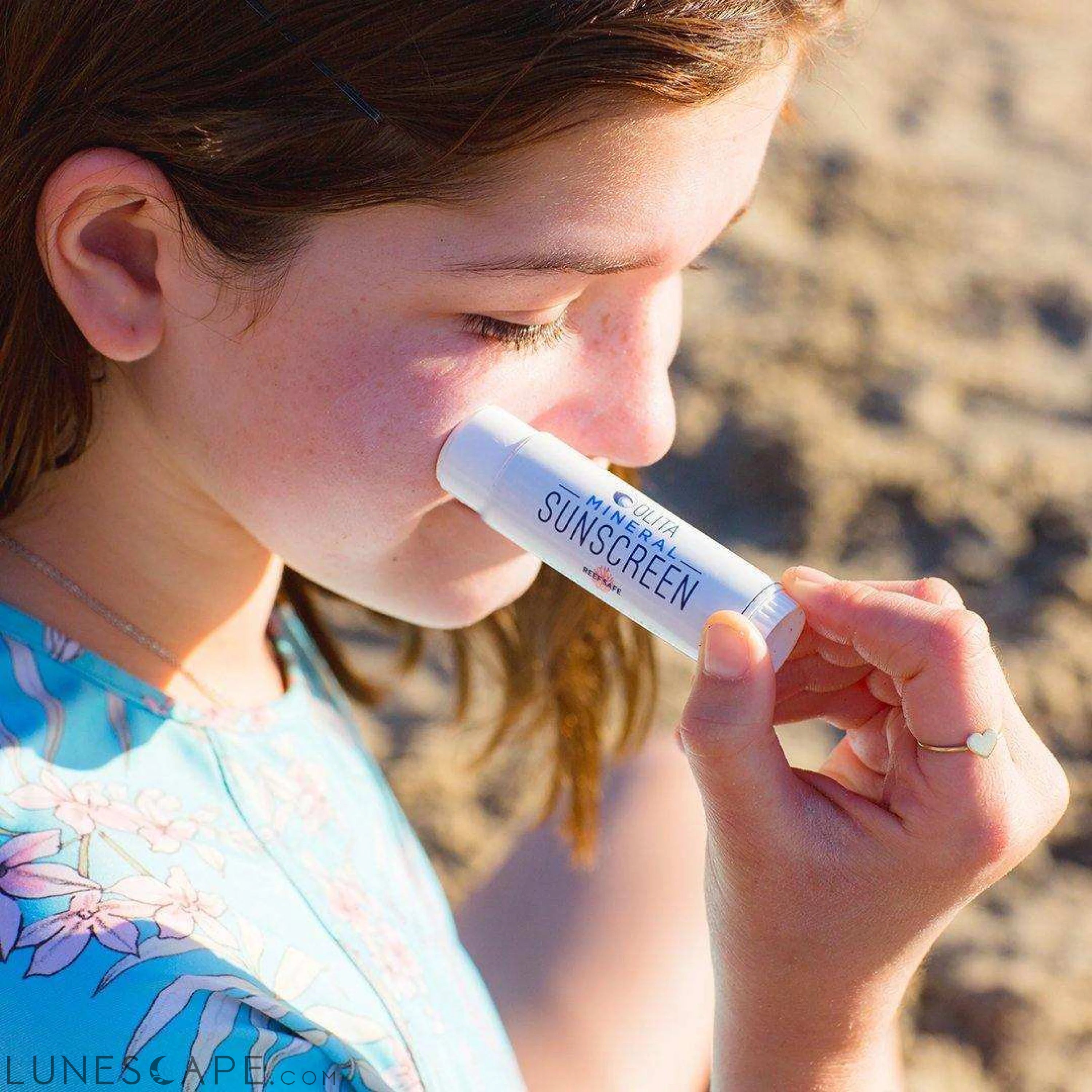 OLITA Mineral Sunscreen Sunstick SPF 30 LUNESCAPE