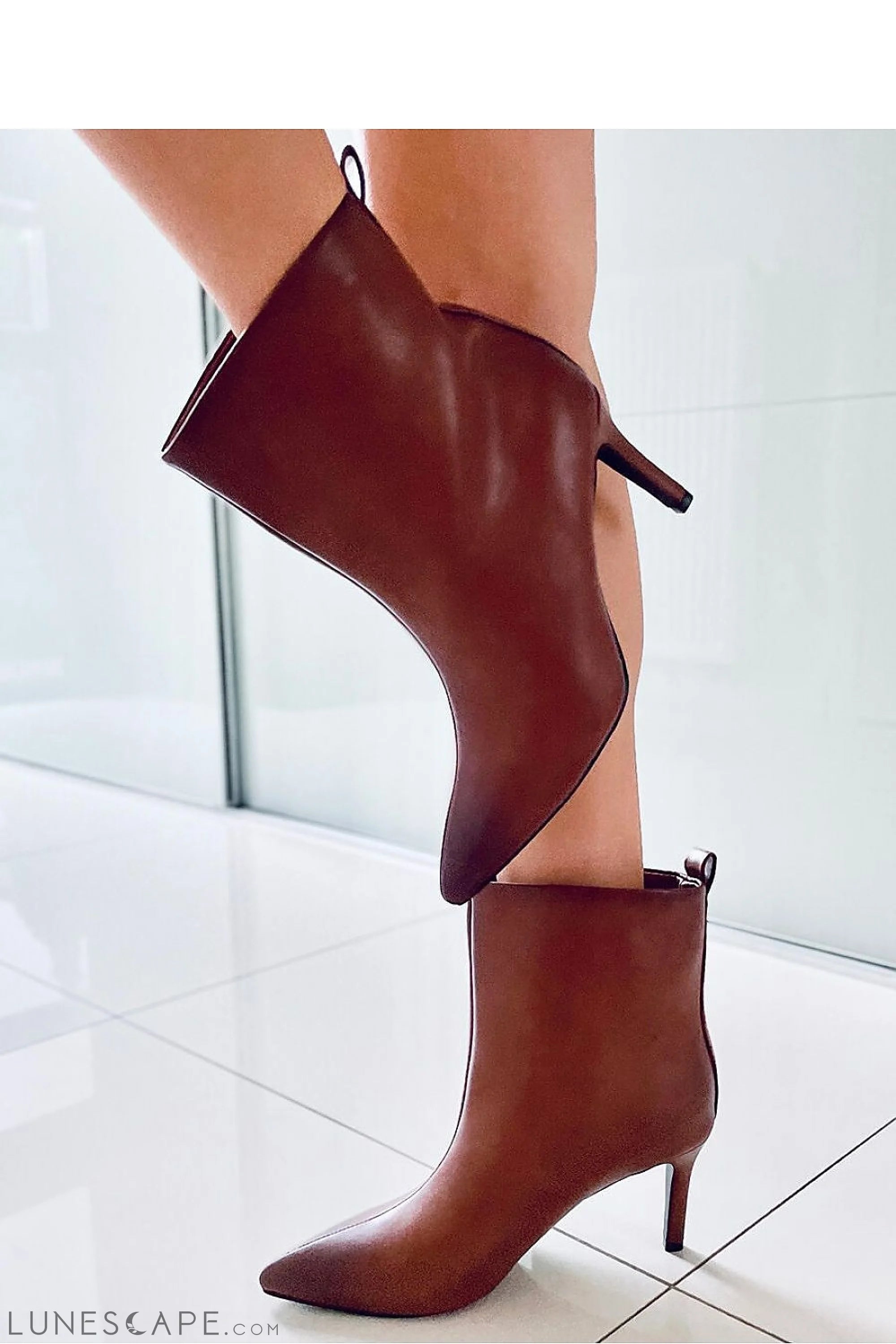 Ombre Cognac Pointed Toe Kitten Stiletto Ankle Boots LUNESCAPE