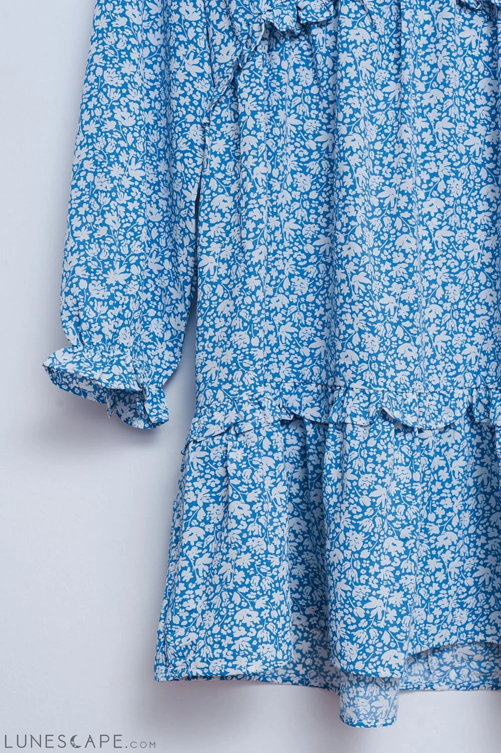 Open Back Mini Tea Dress in Blue Floral LUNESCAPE