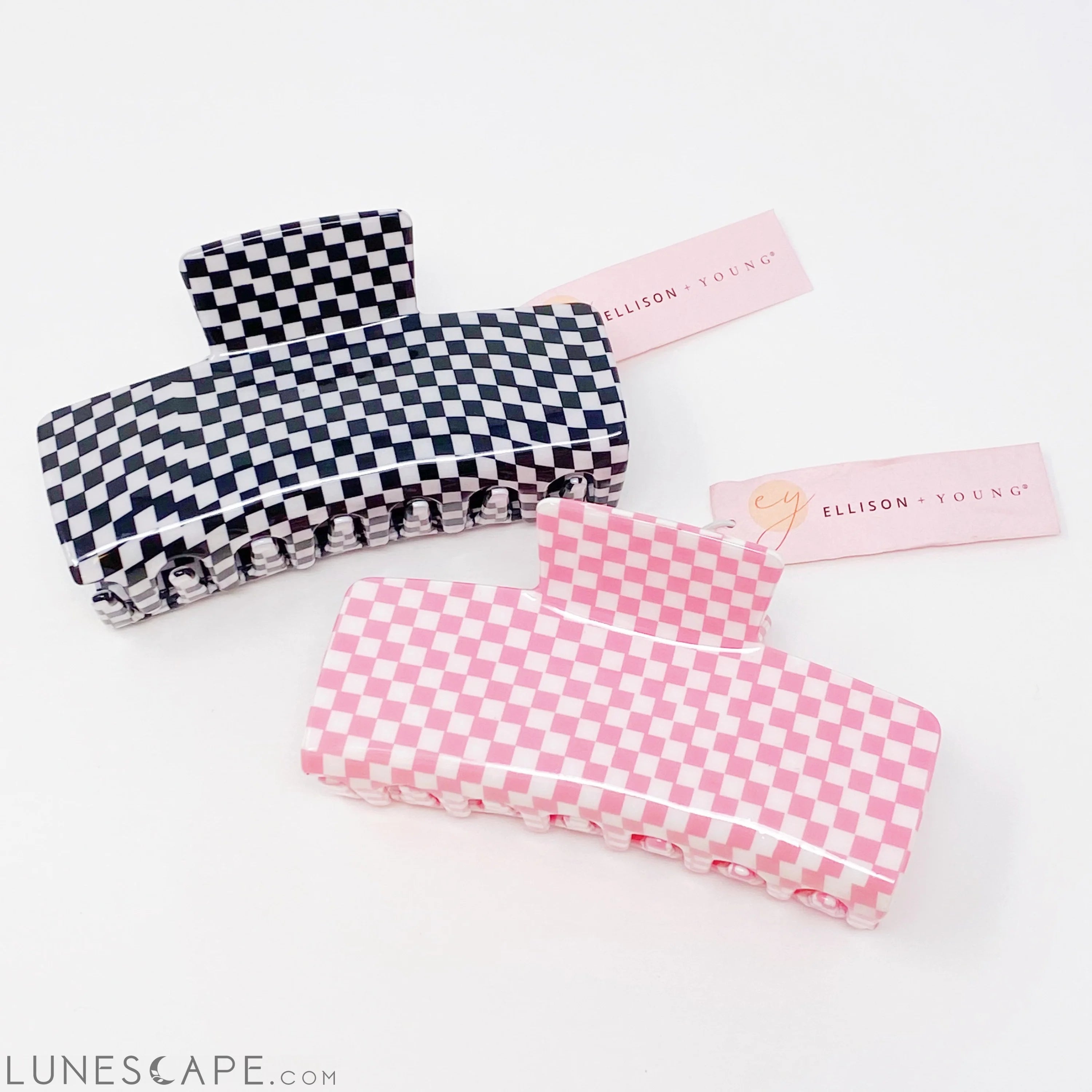 Oversized Checkered Hair Claw LUNESCAPE