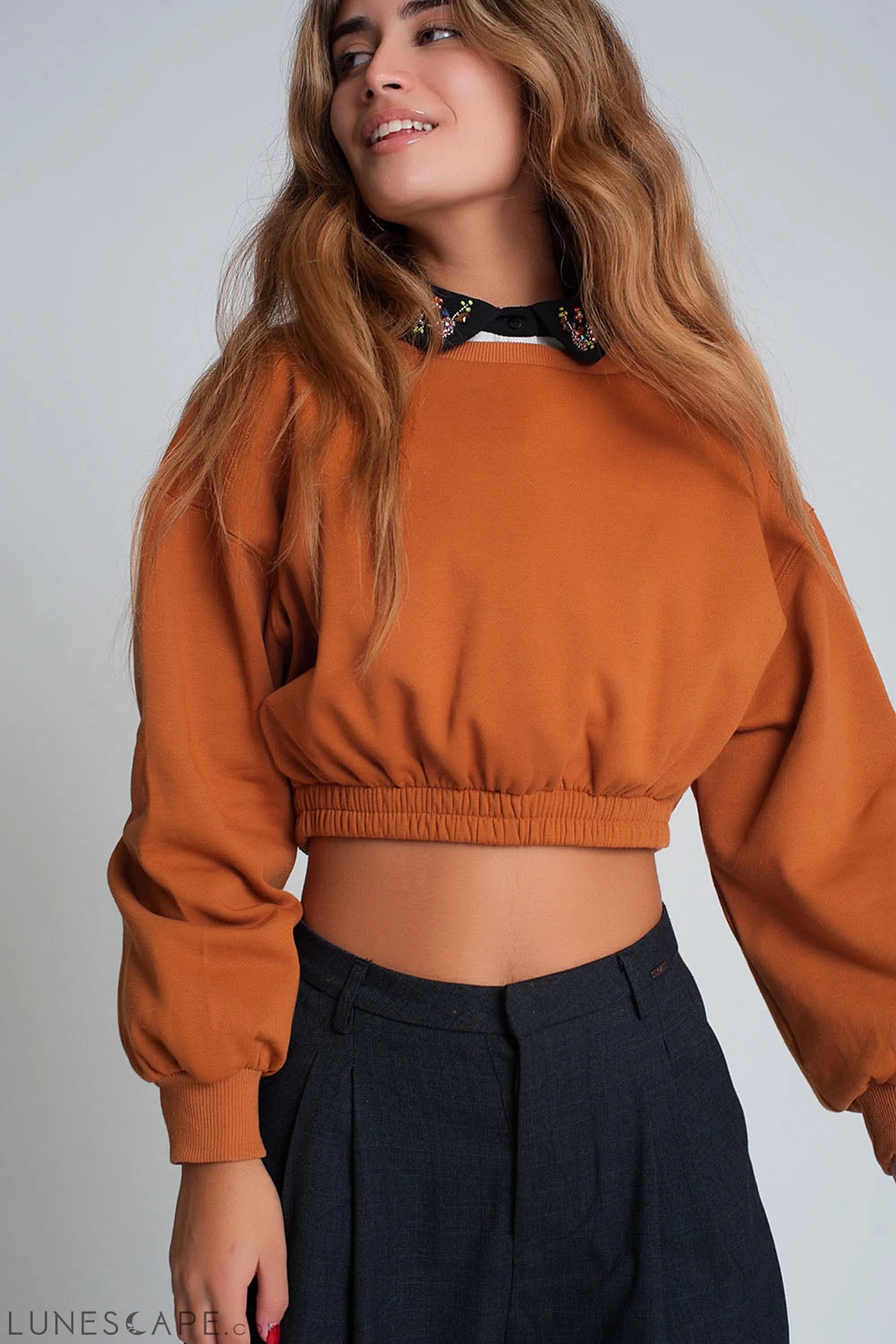 Oversized Cropped Sweatshirt in Camel LUNESCAPE
