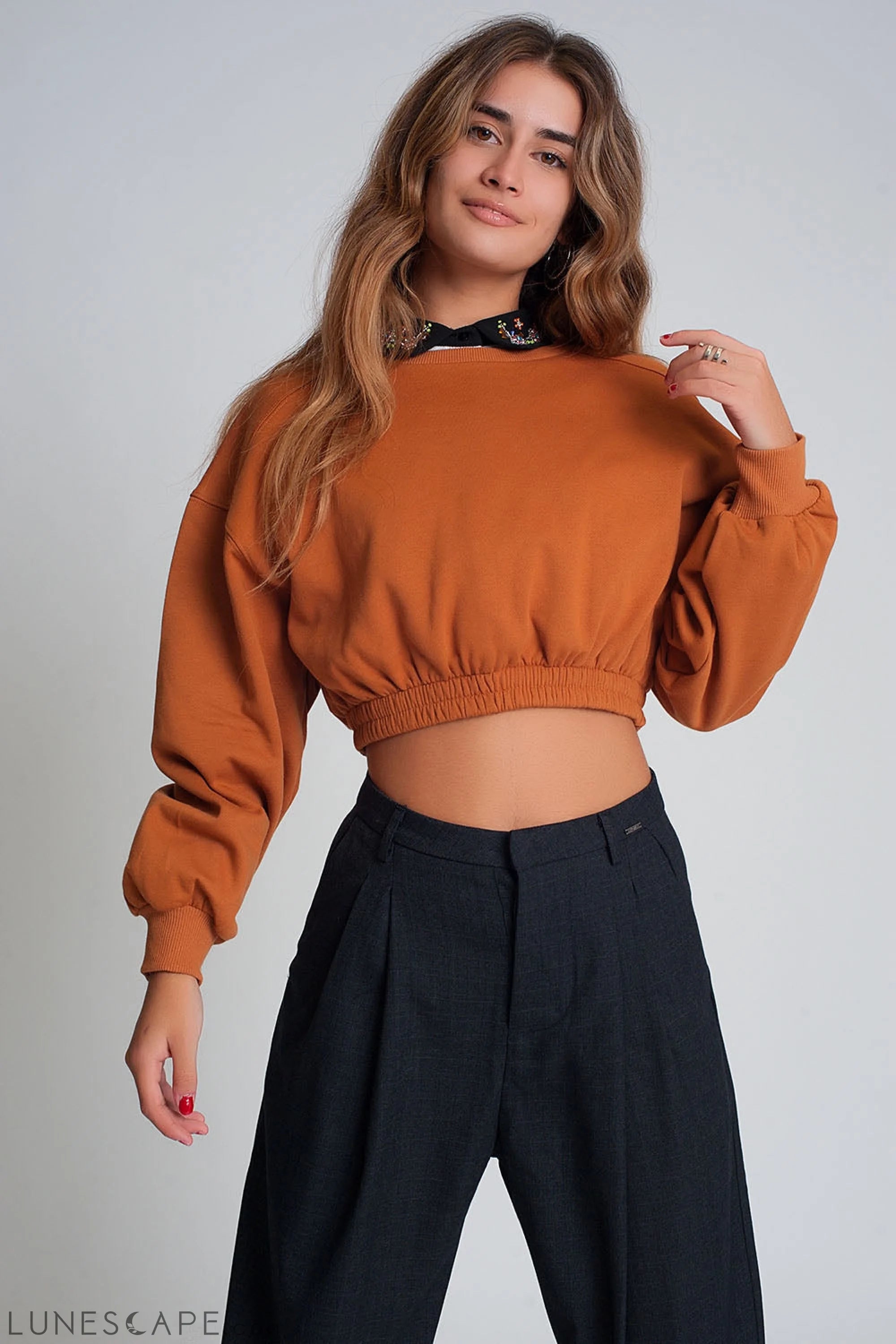 Oversized Cropped Sweatshirt in Camel LUNESCAPE