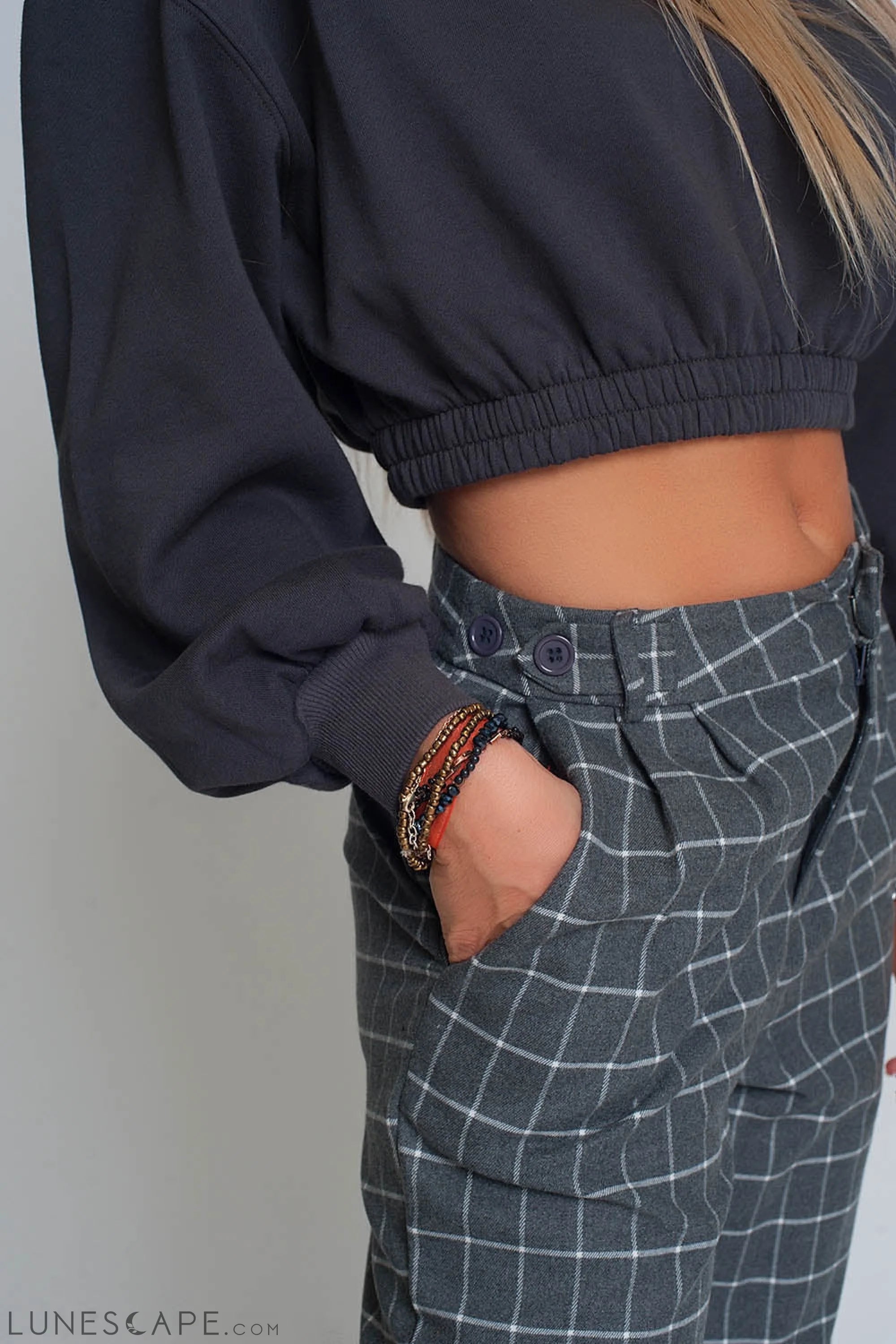 Oversized Cropped Sweatshirt in Dark Grey LUNESCAPE