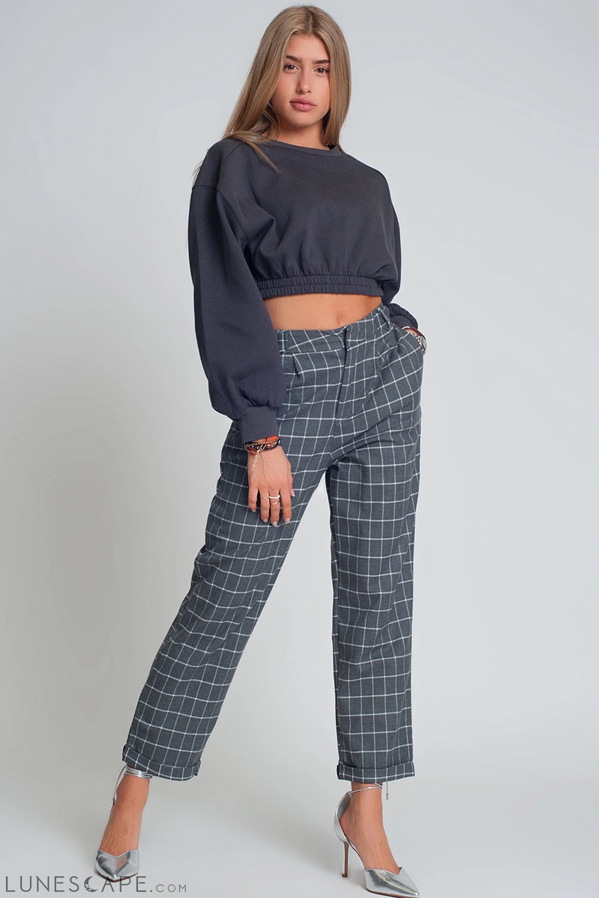 Oversized Cropped Sweatshirt in Dark Grey LUNESCAPE