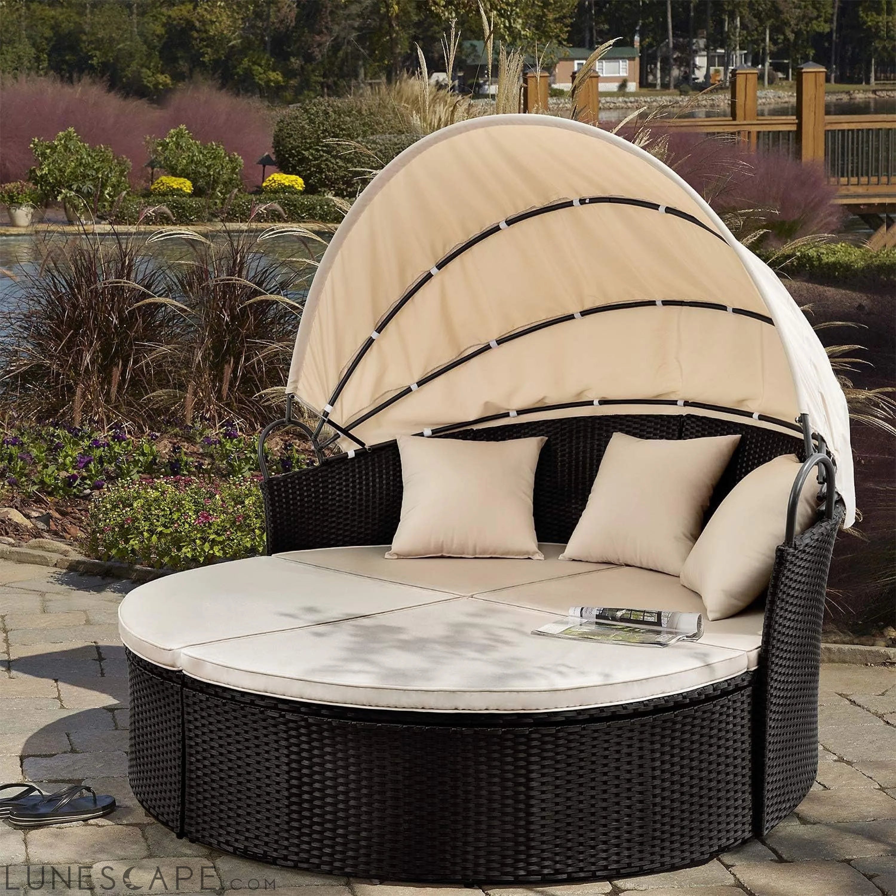 Patio Furniture Outdoor round Daybed with Retractable Canopy Wicker LUNESCAPE