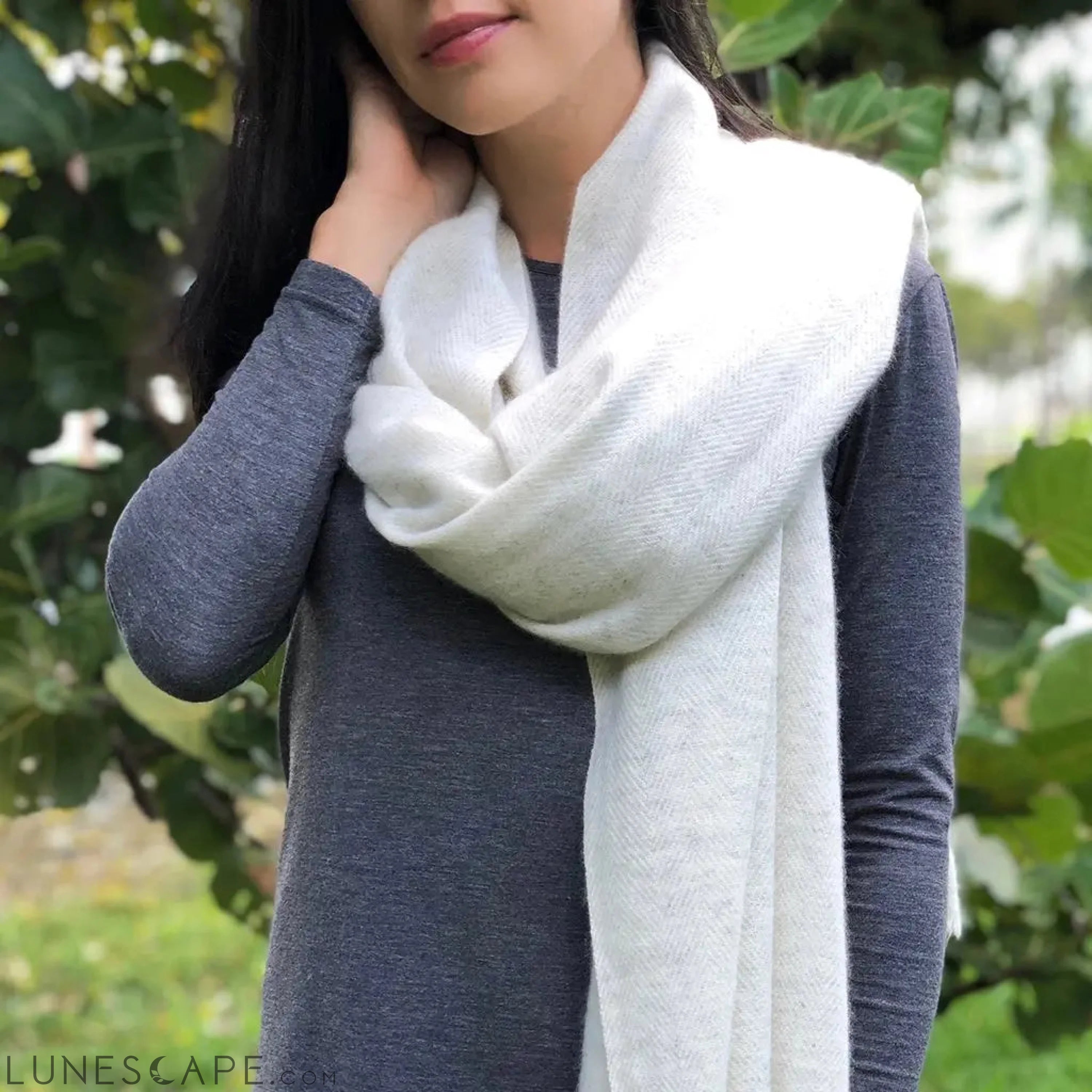 Pearl Herringbone Cashmere Scarf LUNESCAPE